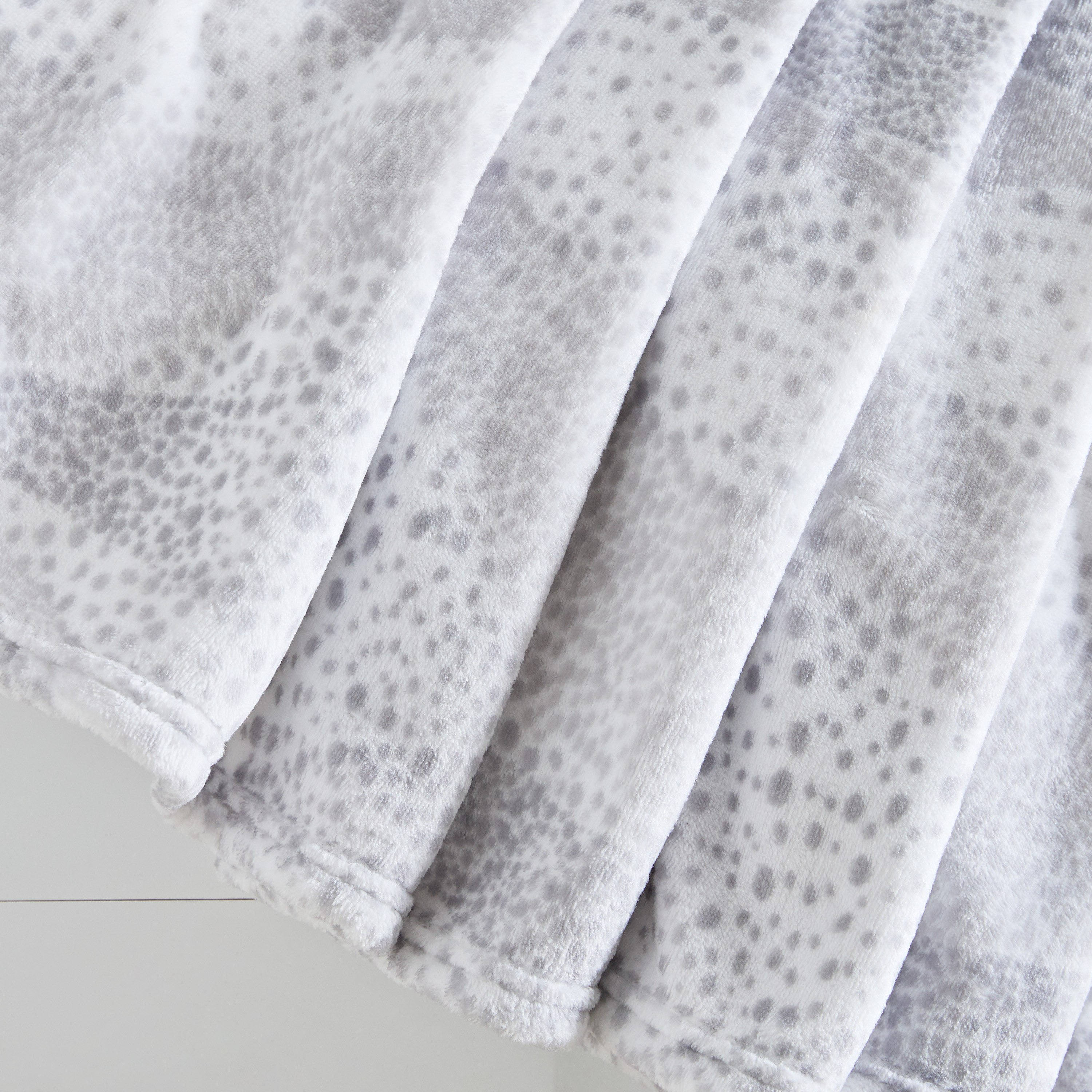 بطانية فلانيل كوين بطبعات ريمي من ماتريكس - 200x220 سم-hbxhomeware-hbxbedroom-image-5