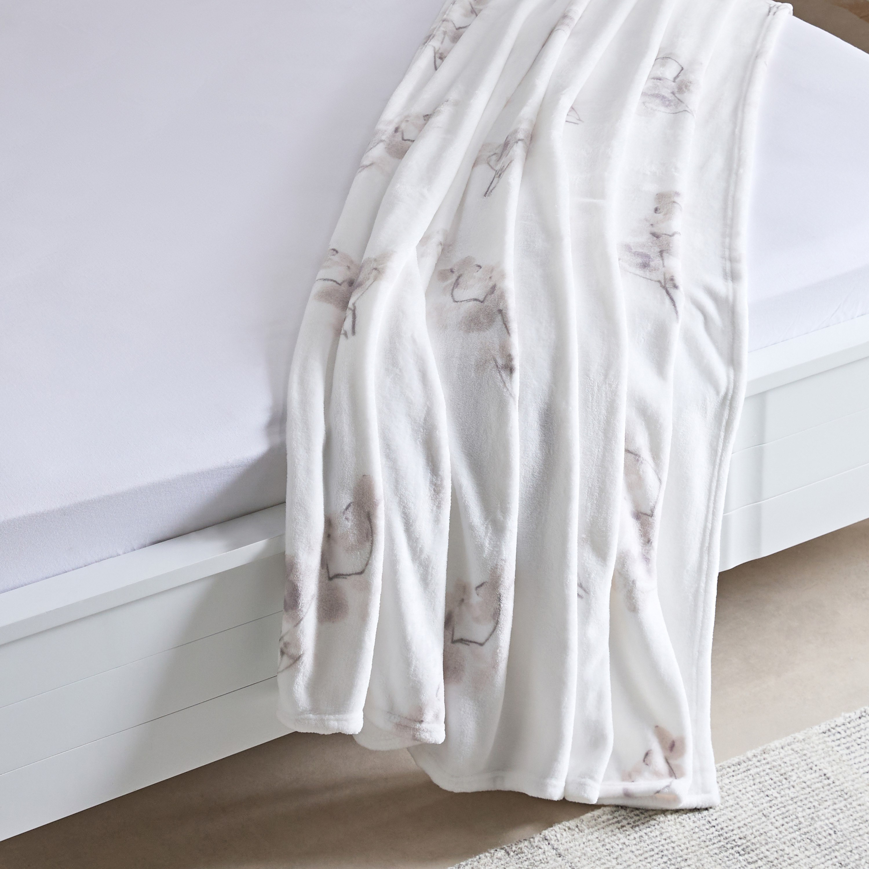 بطانية فلانيل كوين بِطبعات سيان من ماتريكس - 200x220 سم-hbxhomeware-hbxbedroom-image-4