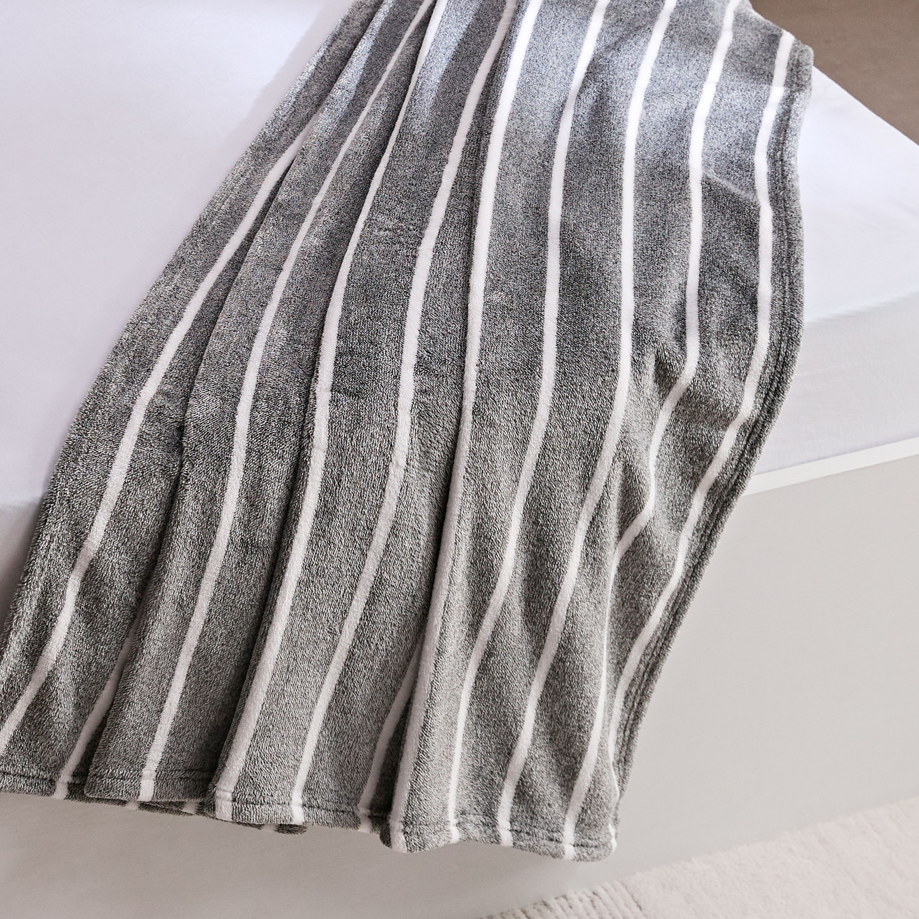 بطانية توين مخططة واي دي من لينوا - 150x200 سم-hbxhomeware-hbxbedroom-image-4