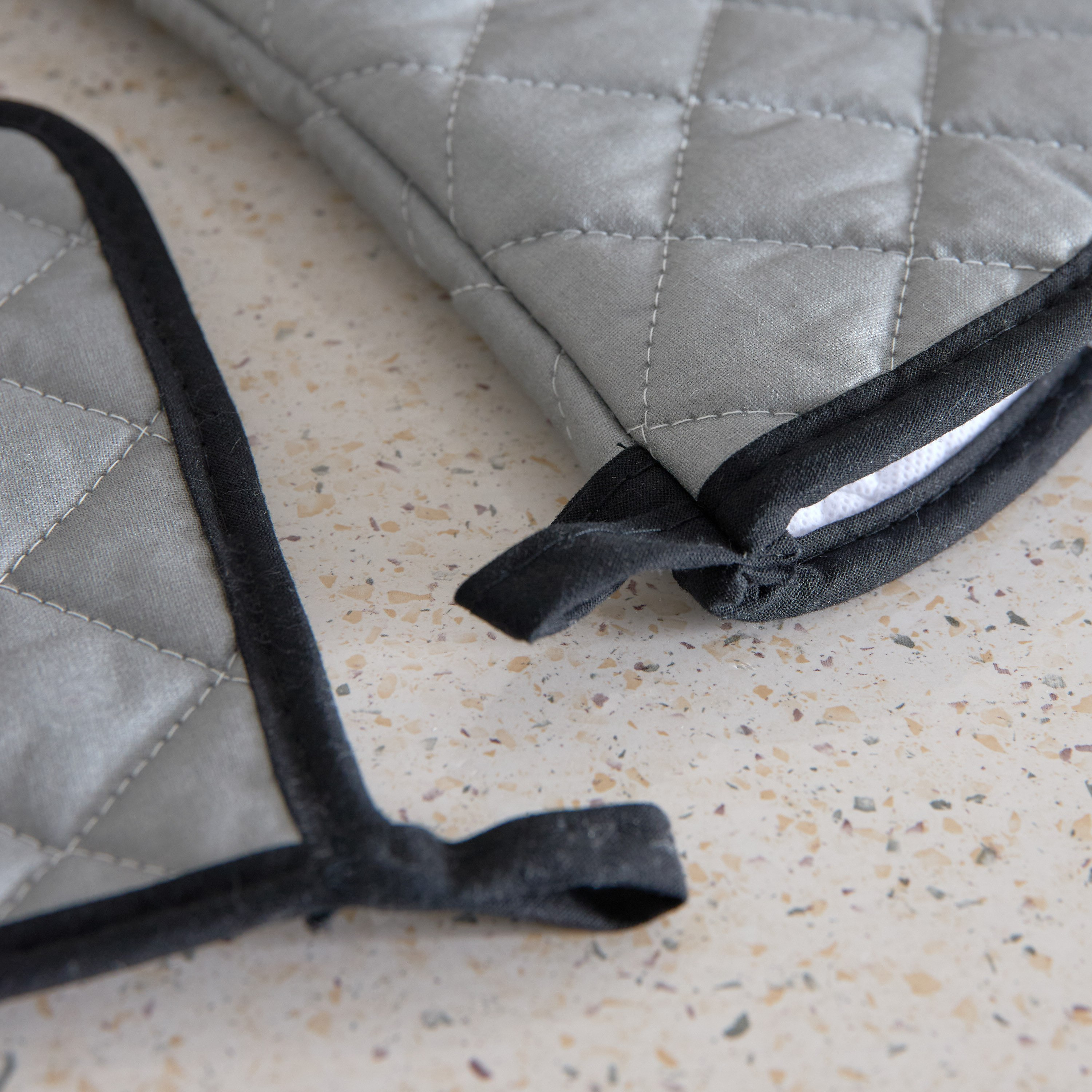 طقم حامل أواني وقفازات قطعتين من رايلي-hbxhomeware-kitchenware-kitchenlinens-image-2