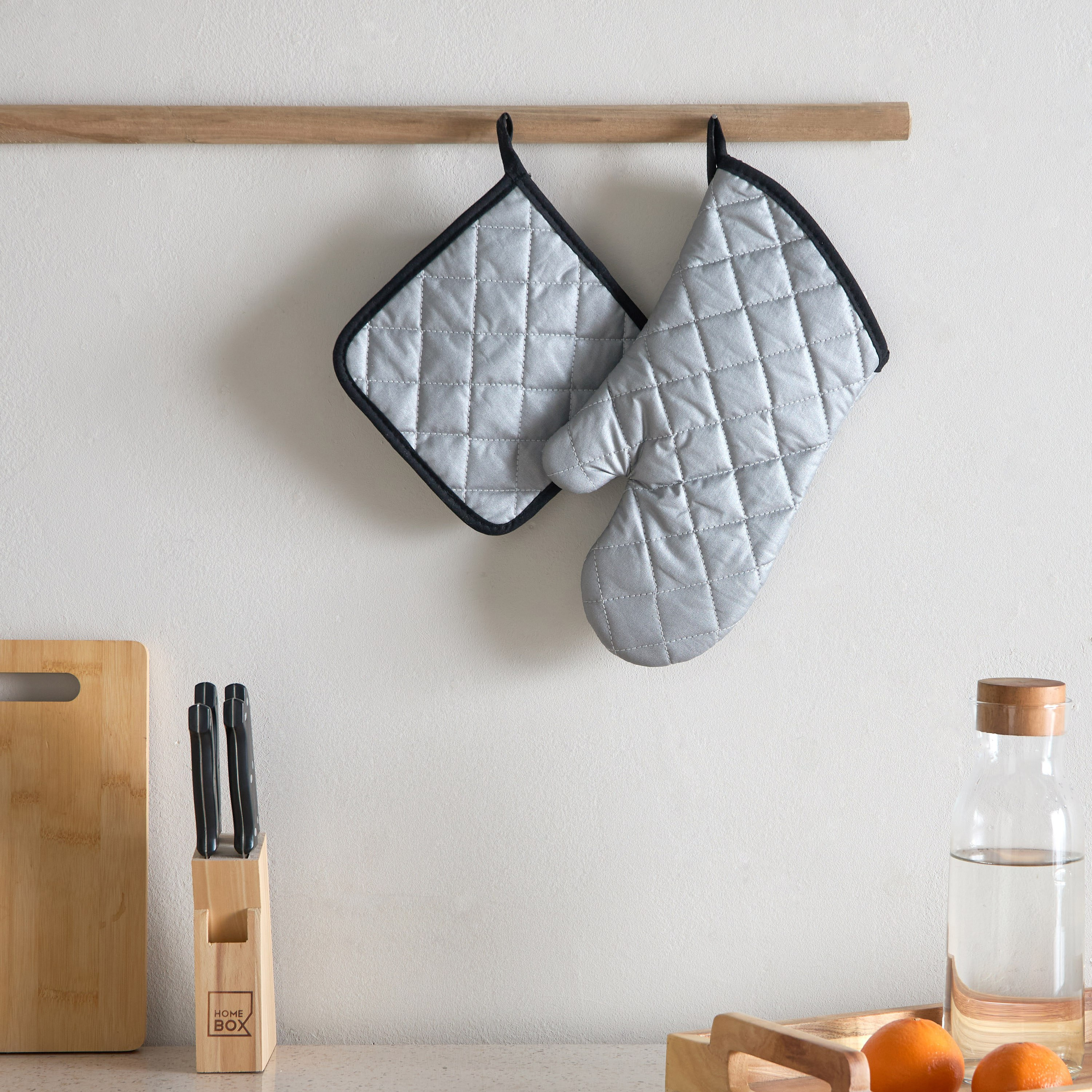 طقم حامل أواني وقفازات قطعتين من رايلي-hbxhomeware-kitchenware-kitchenlinens-image-3