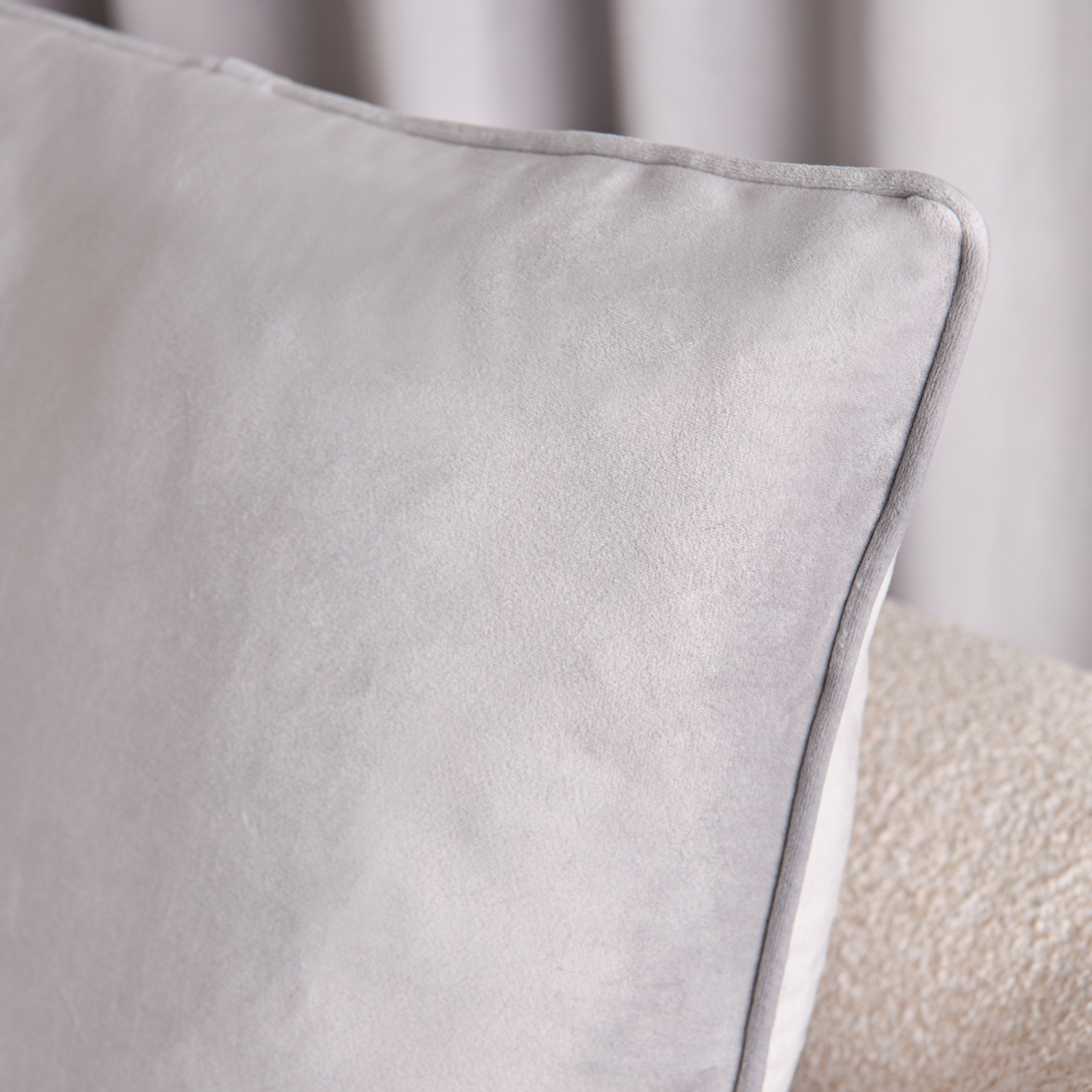 وسادة محشوة من دوف - 65x65 سم-hbxhomeware-hbxbedroom-image-2