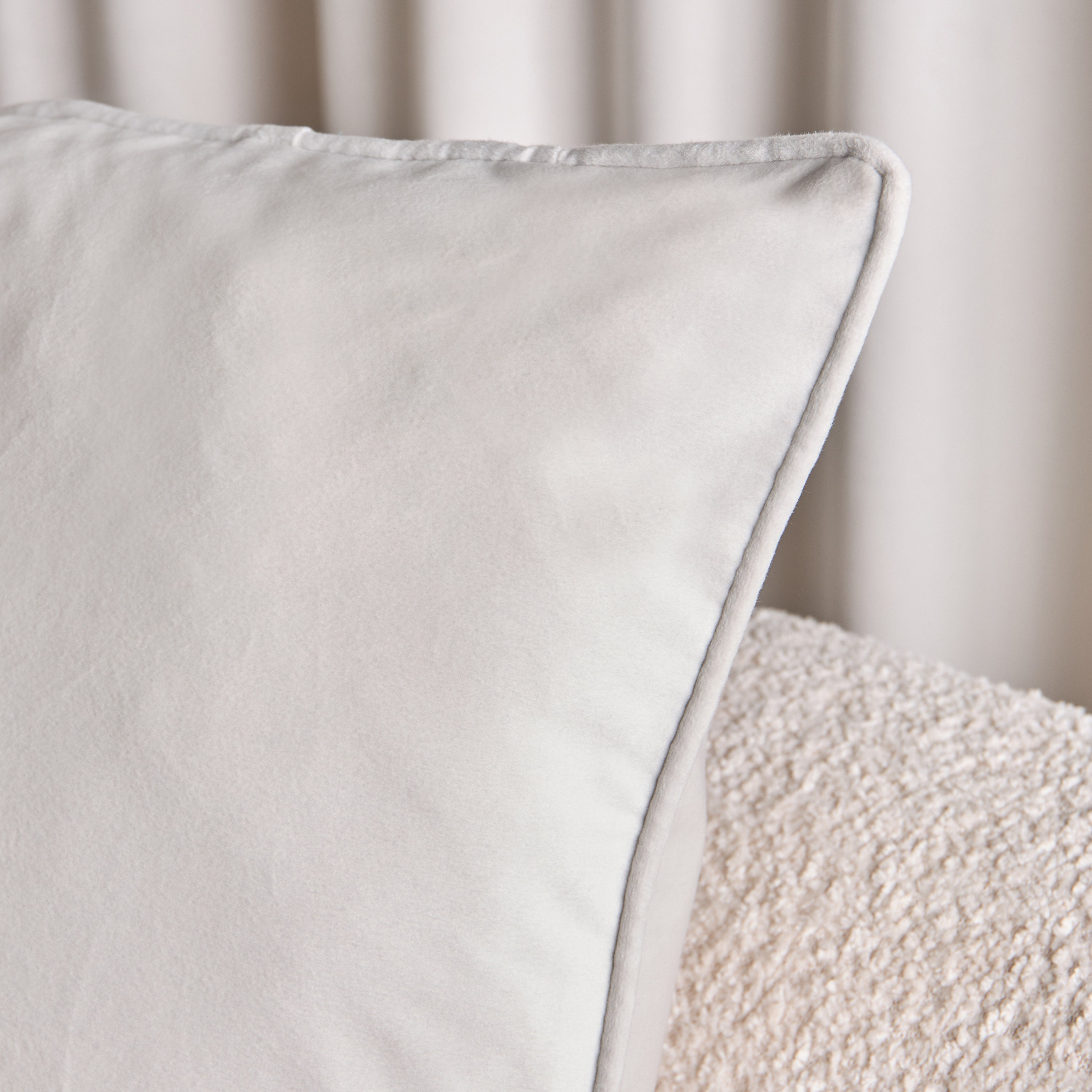 وسادة محشوة من دوف - 65x65 سم-hbxhomeware-hbxbedroom-image-2