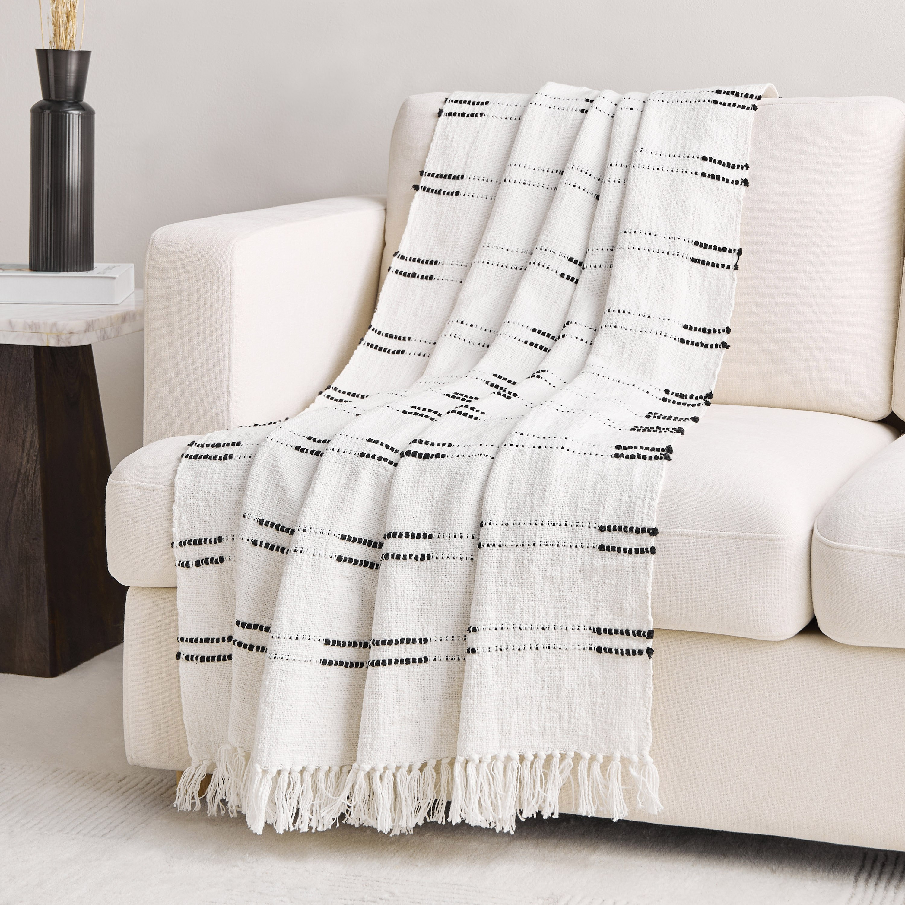 بطانية خفيفة منسوجة مخططة من ألبيدو - 130×170 سم-hbxhomeware-hbxbedroom-image-1