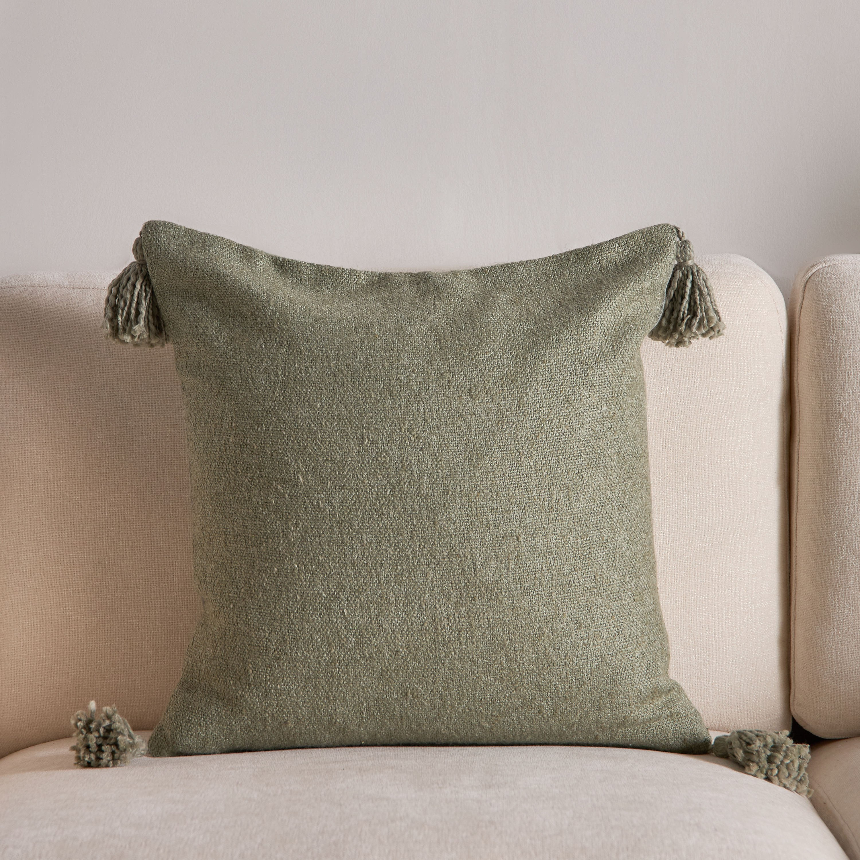 غطاء وسادة شينيل سادة من لاش - 45 × 45 سم-hbxhomeware-hbxbedroom-image-1