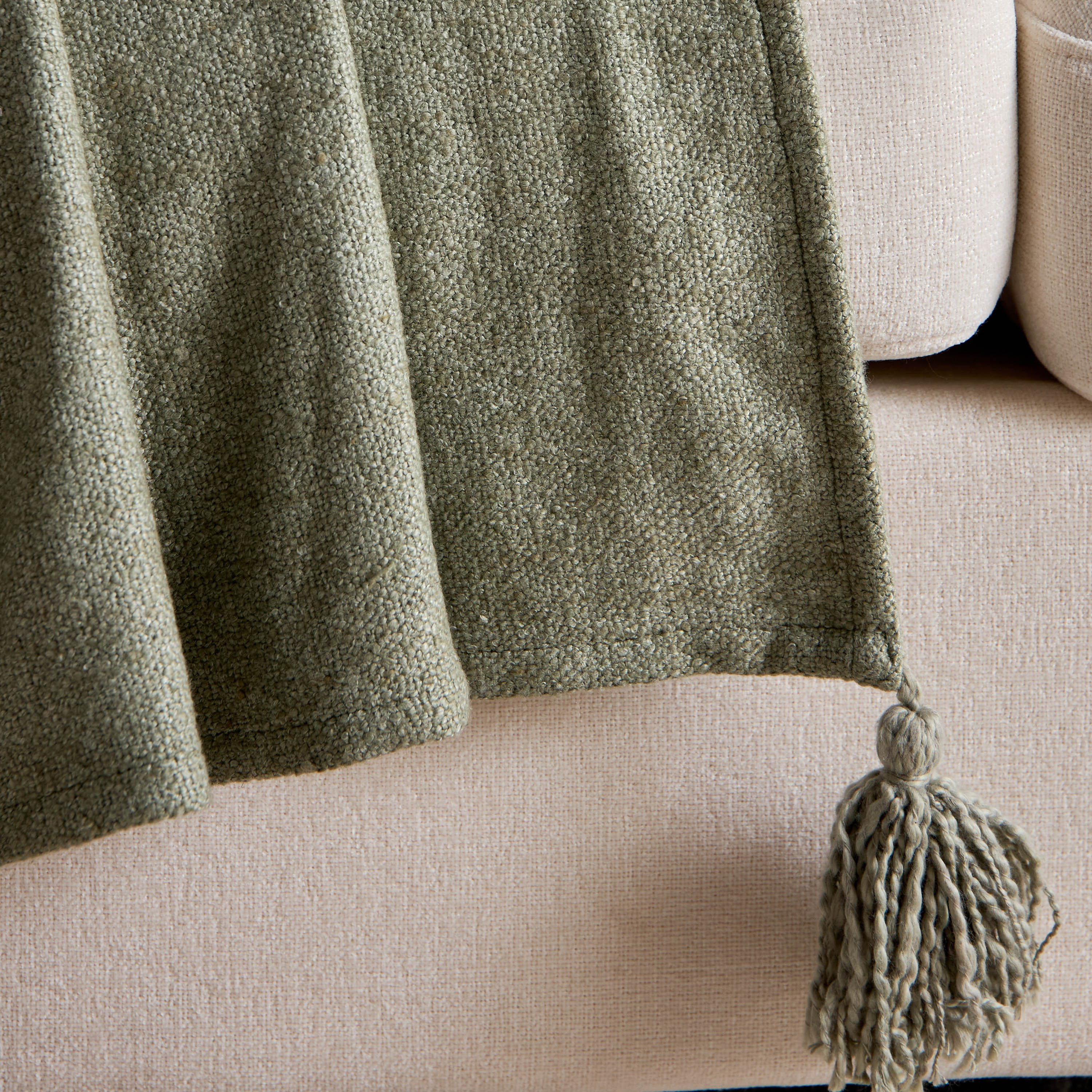Lush Chenille Solid Throw - 130x170 cm-hbxhomeware-hbxbedroom-image-3