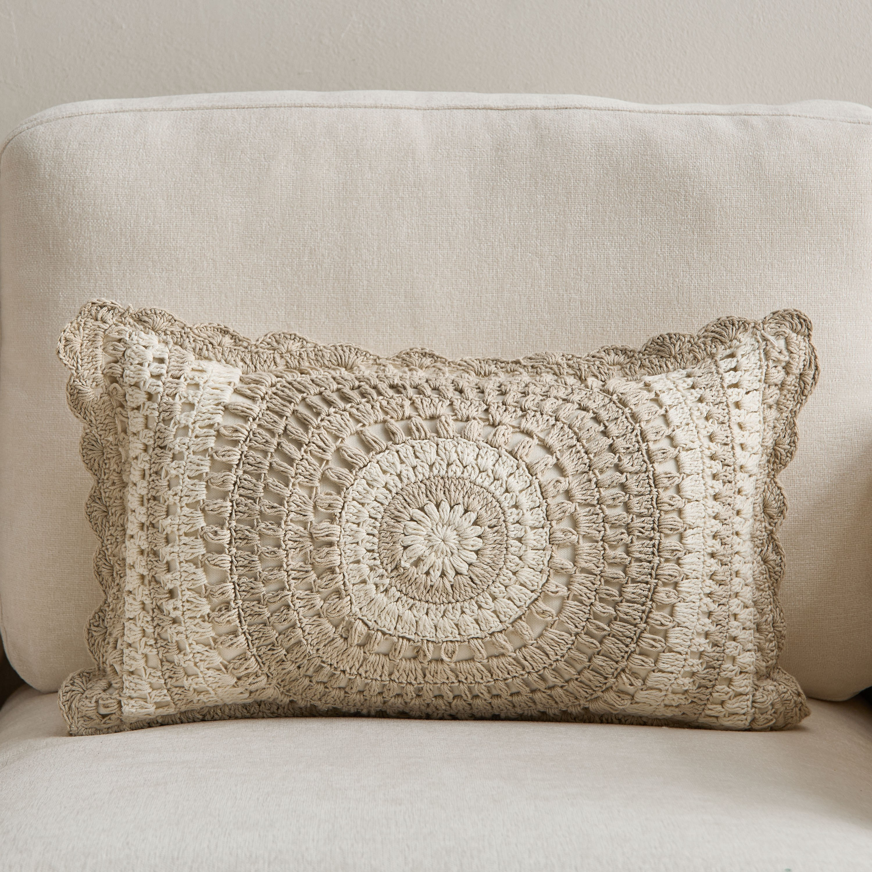 وسادة محشوة كرواتيا من كروفت - 30×50 سم-hbxhomeware-hbxbedroom-image-1