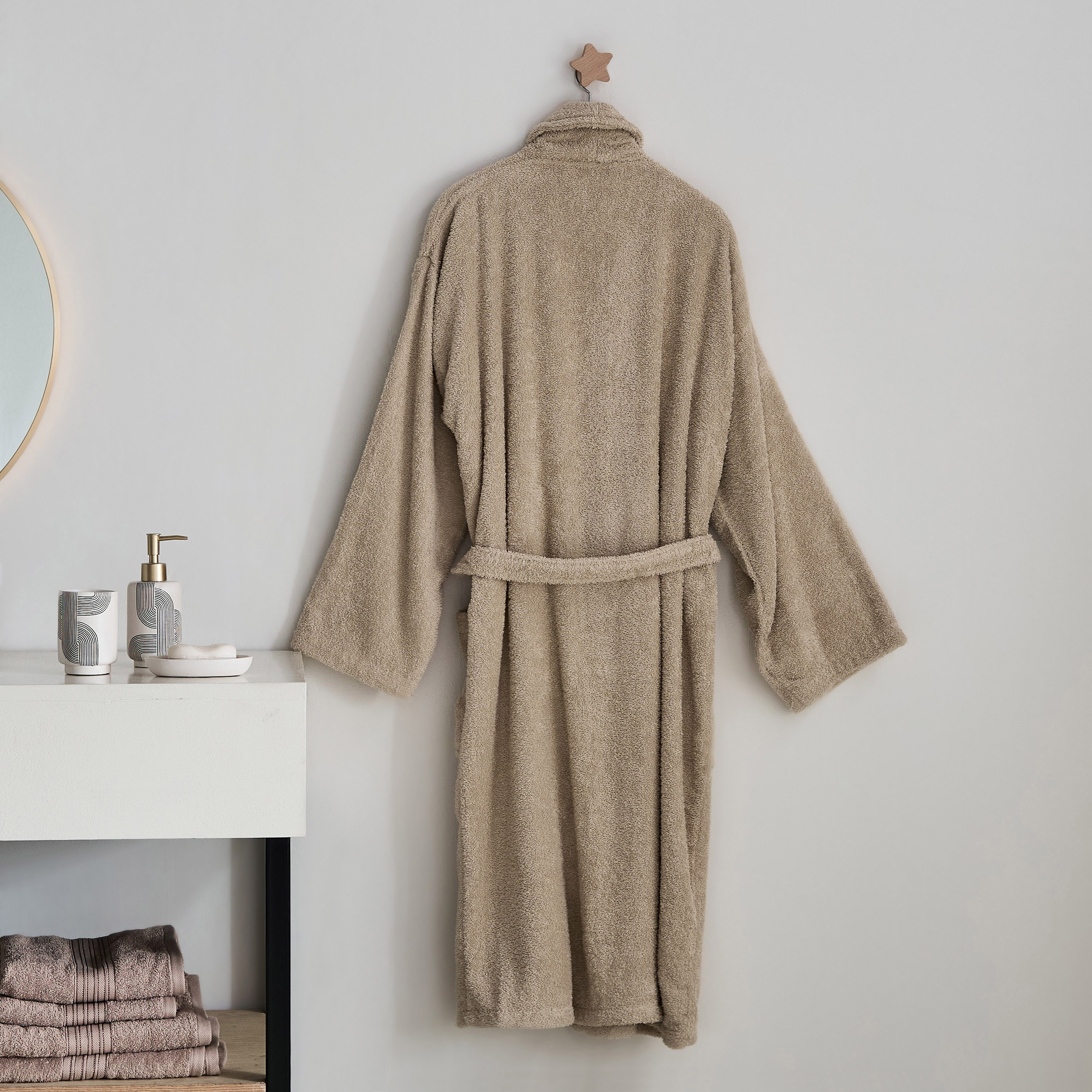 روب حمّام منسدل للبالغين من إيسنشال - كبير-hbxbathroom-bathroomtextiles-image-2