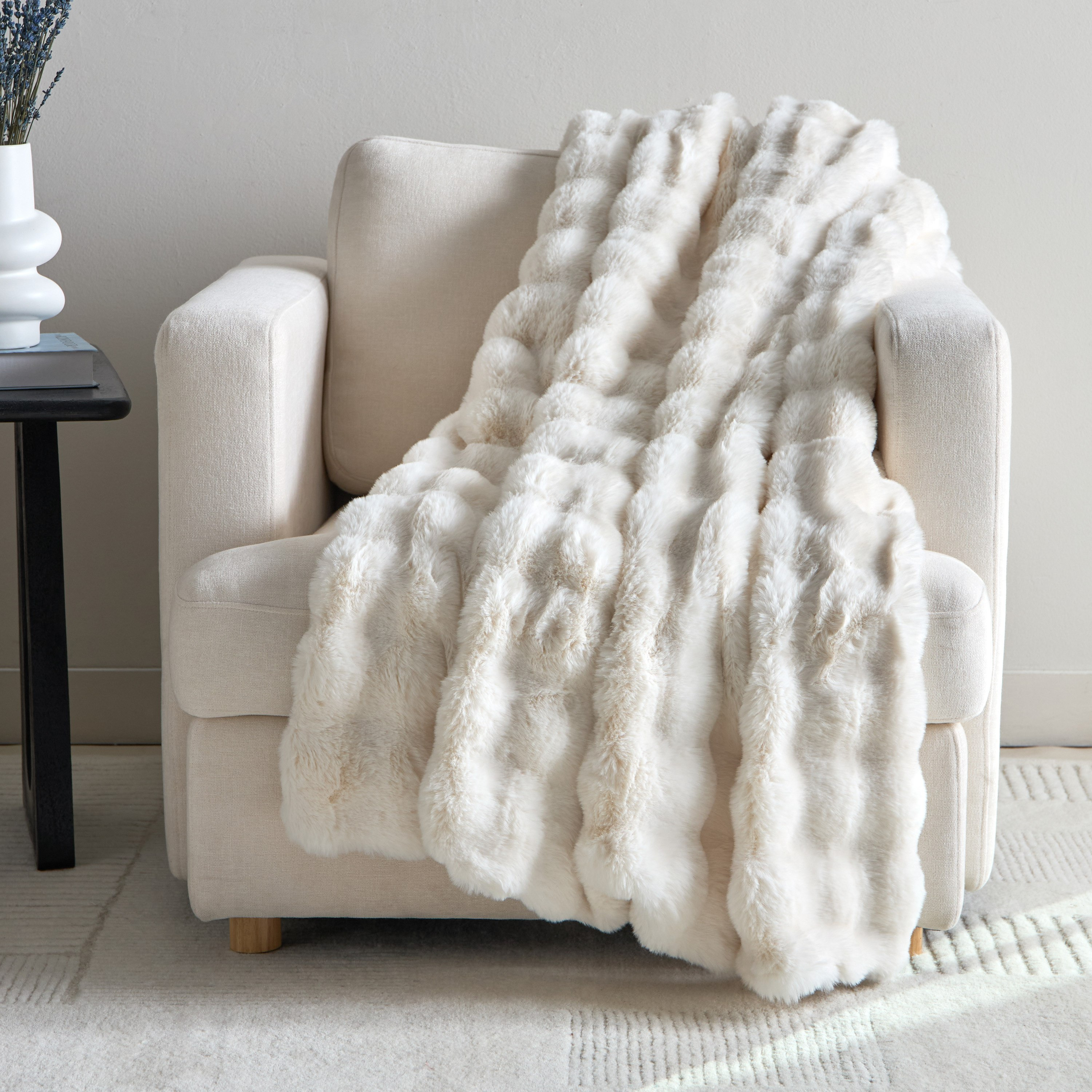 Ness 2-Sided Brushed Bubble Faux Fur Throw - 130x170 cm-hbxhomeware-hbxbedroom-image-1
