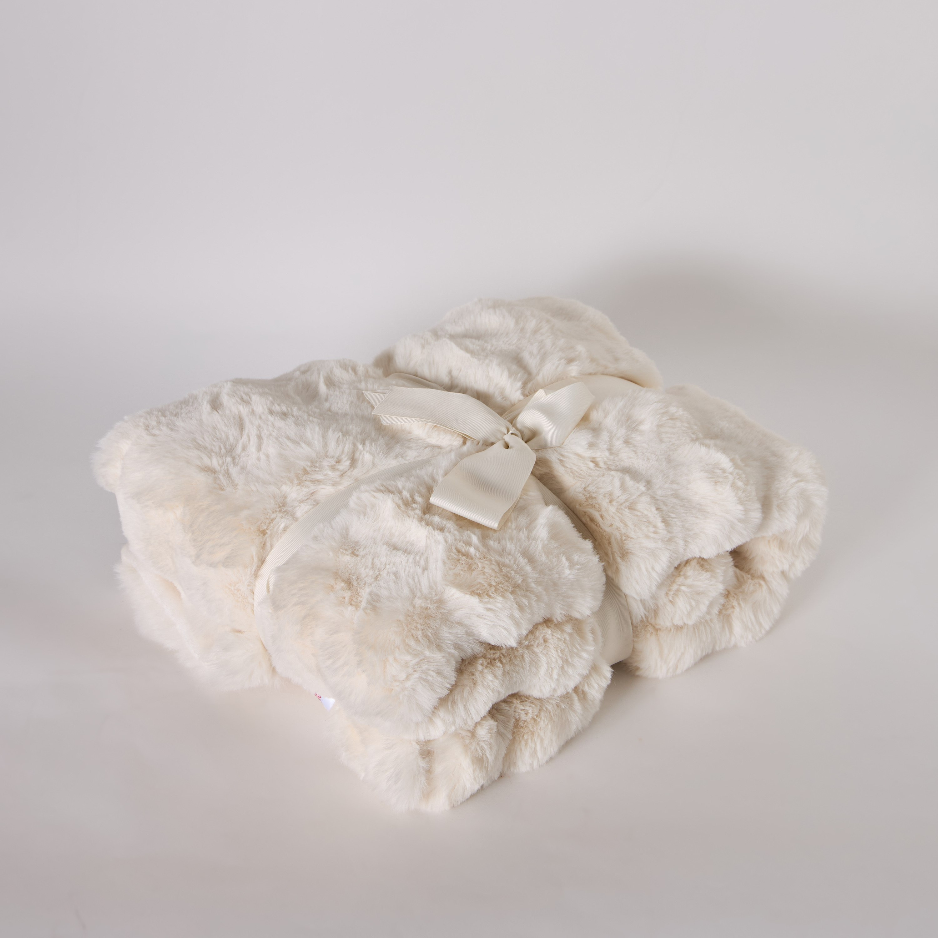 Ness 2-Sided Brushed Bubble Faux Fur Throw - 130x170 cm-hbxhomeware-hbxbedroom-image-6