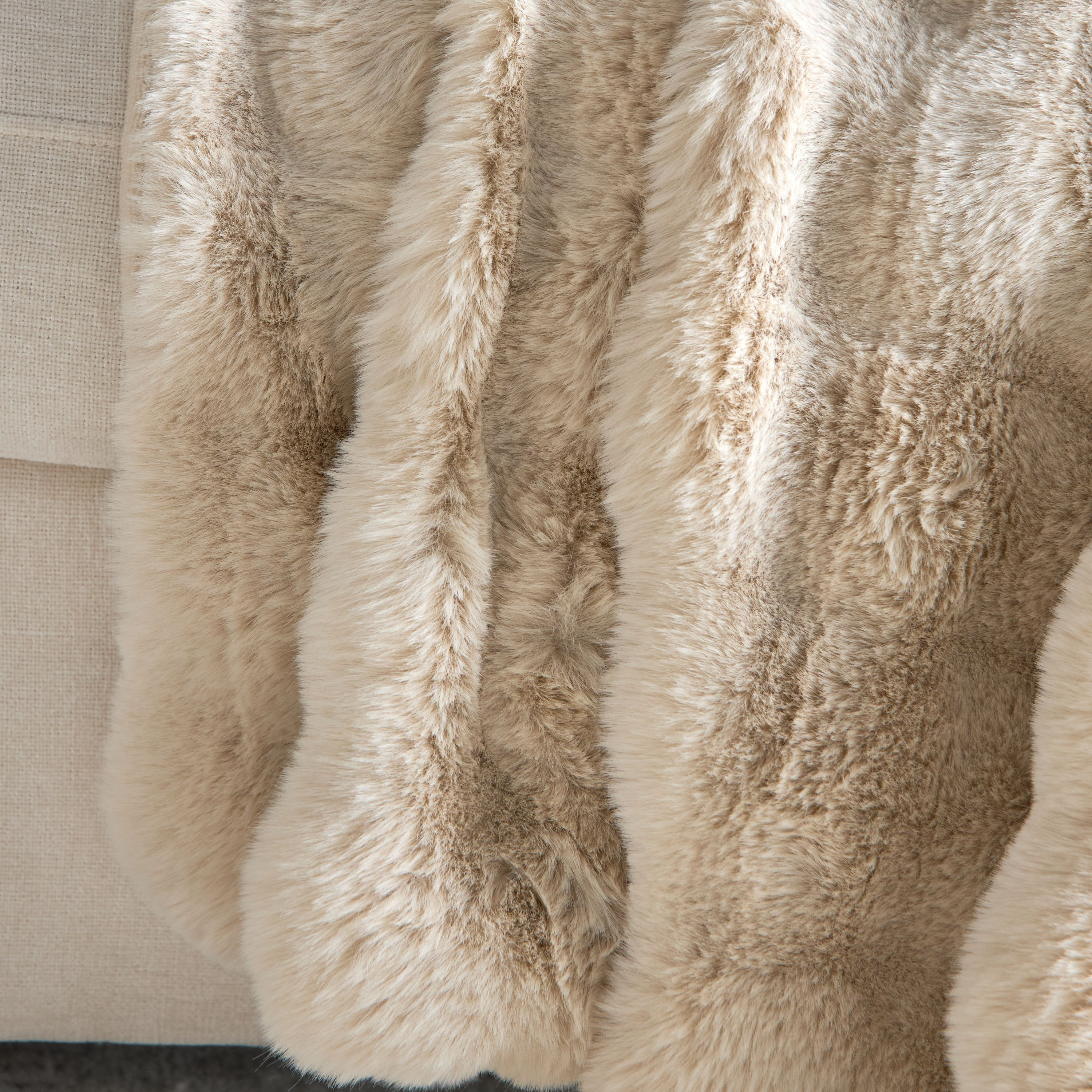 بطانية خفيفة فرو صناعي بفرش فقاعة ووجهين من نيس - 130×170 سم-hbxhomeware-hbxbedroom-image-3