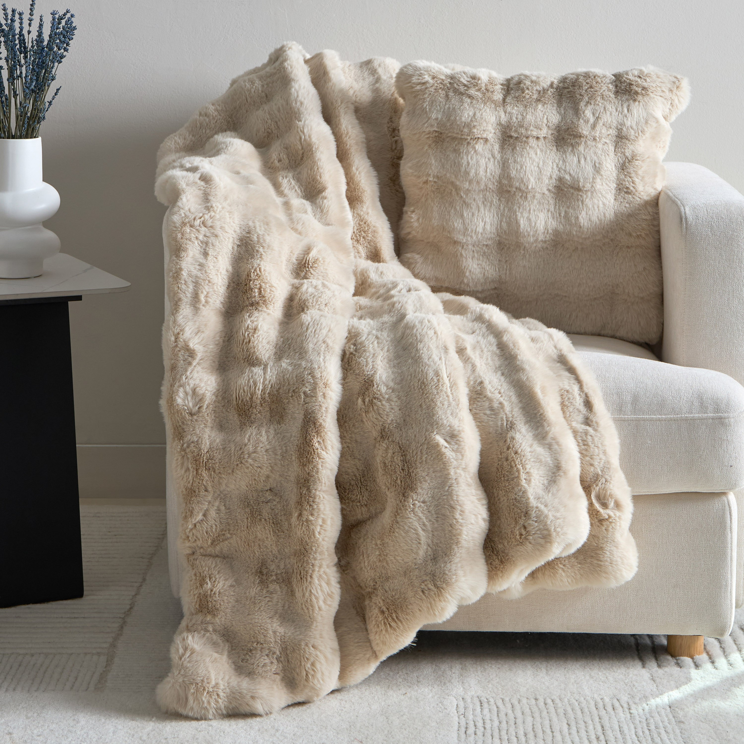 بطانية خفيفة فرو صناعي بفرش فقاعة ووجهين من نيس - 130×170 سم-hbxhomeware-hbxbedroom-image-5