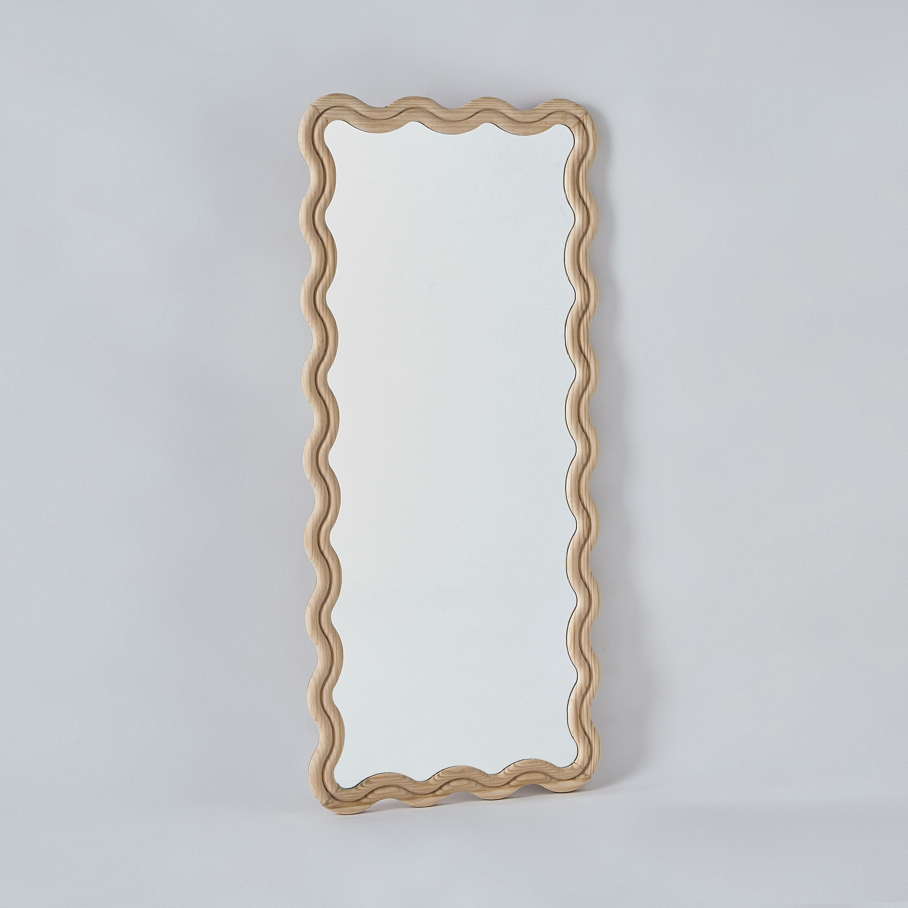 مرآة مموجة من خشب الصنوبر من ليكيسا - 120x54 سم-hbxhomeware-hbxdecorandfurnishings-image-5