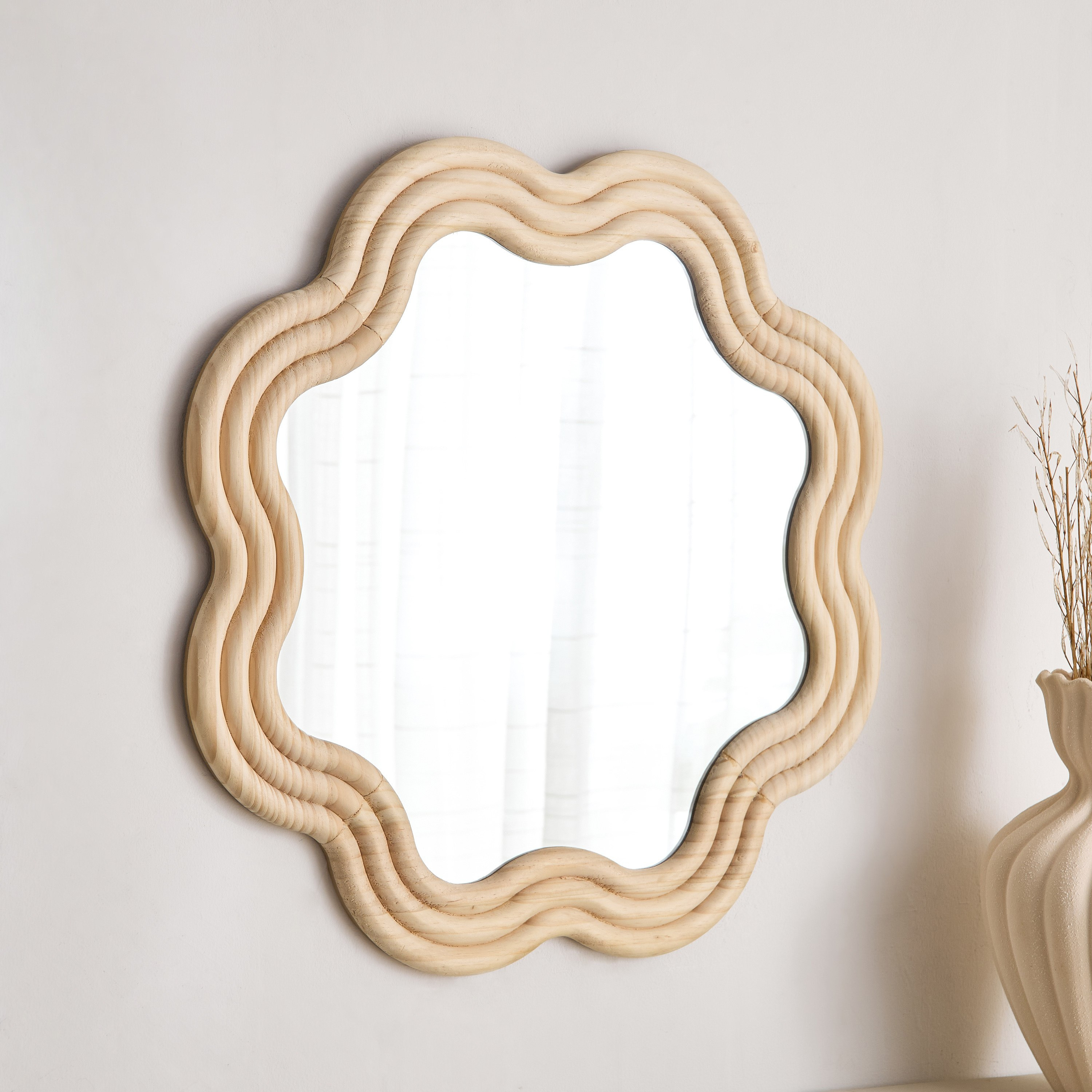 مرآة مموجة من خشب الصنوبر من ليكيسا - 60 سم-hbxhomeware-hbxdecorandfurnishings-image-1