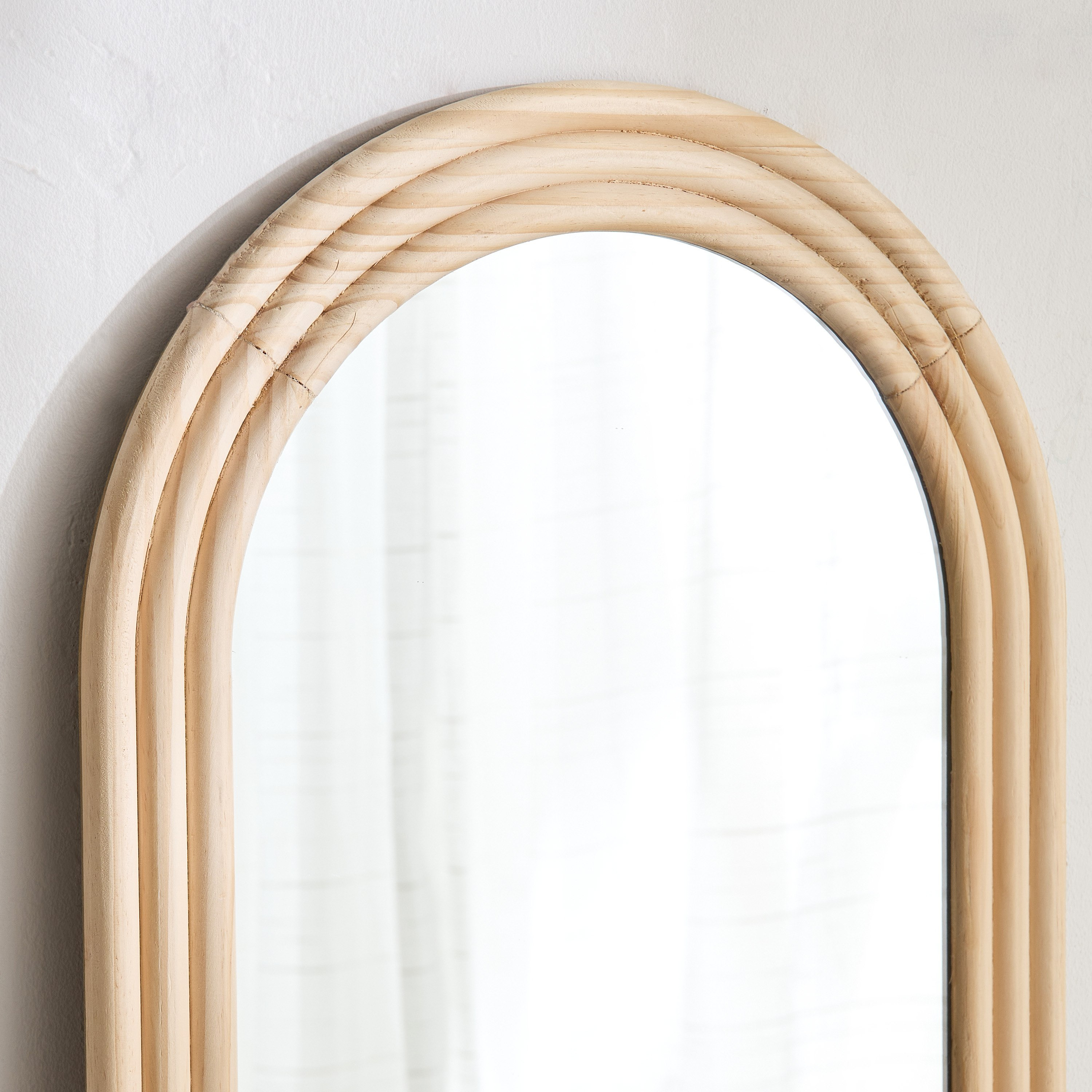 مرآة أرضية من خشب الصنوبر من ليكيسا - 130x50 سم-hbxhomeware-hbxdecorandfurnishings-image-3