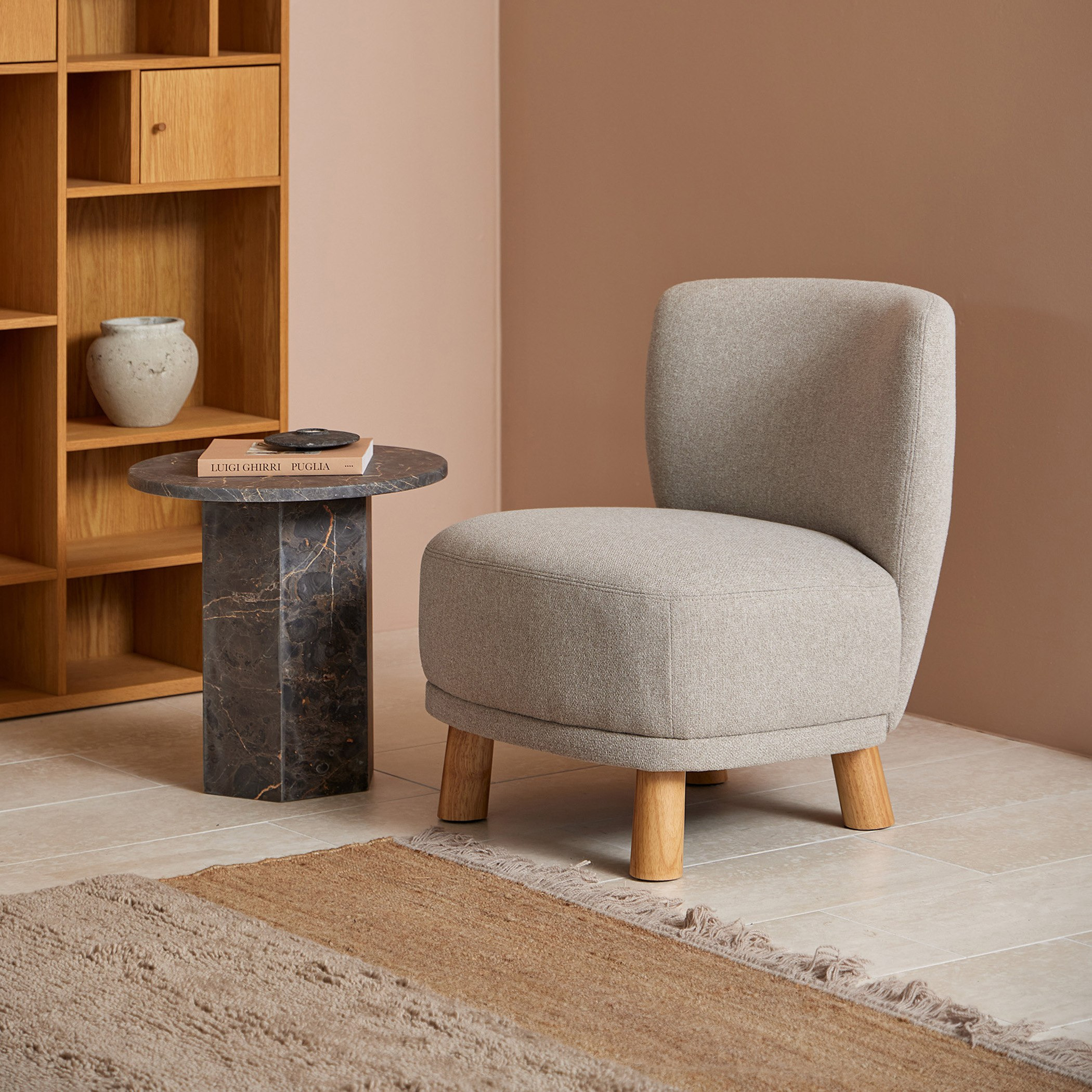 كرسي فردي قماش من براج-hbxlivingroom-sofasandarmchairs-easychairs-image-1