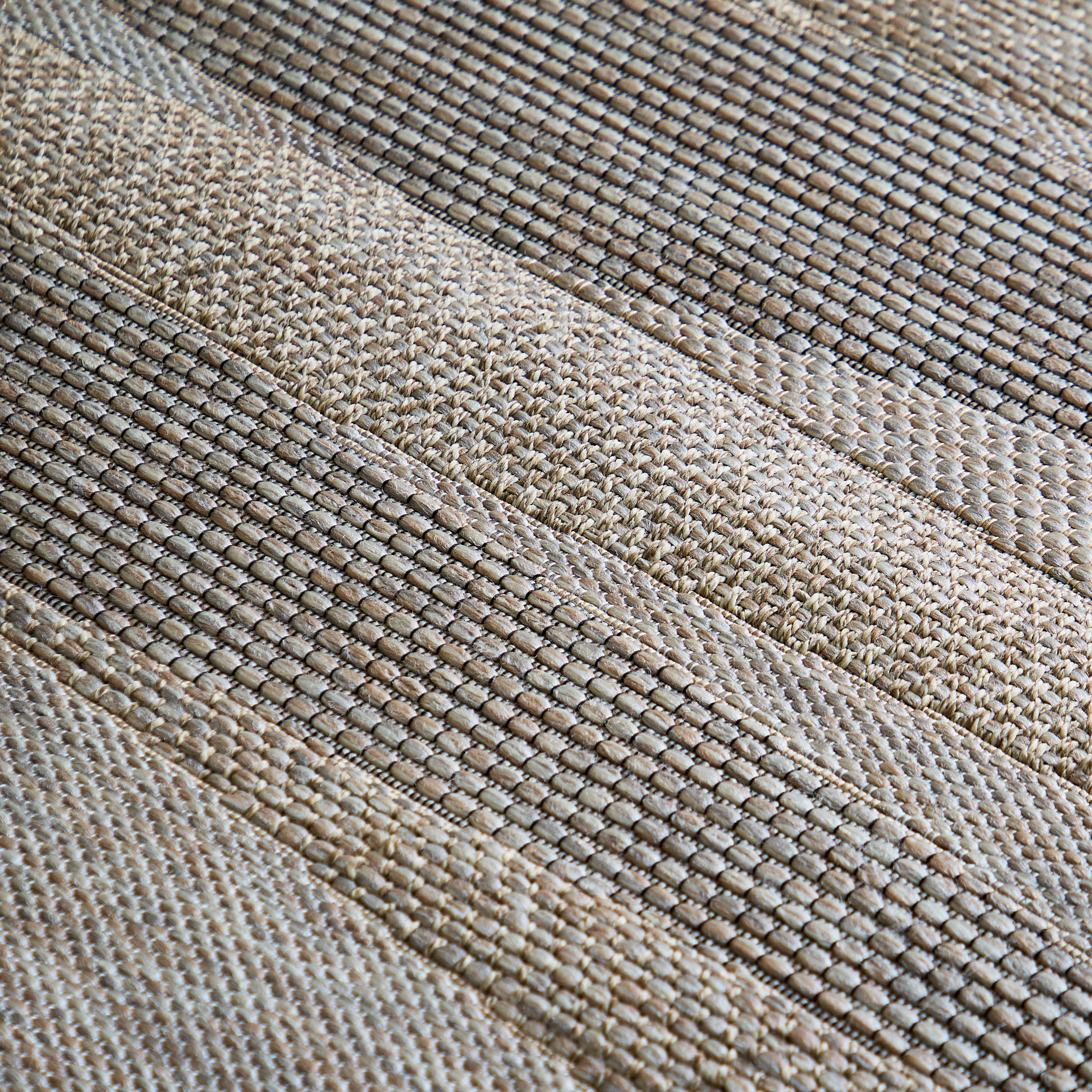 سجادة بولي بروبلين للمساحات الخارجية ويفز من أوريا - 80x150 سم-hbxdecorandfurnishings-floorcoverings-rugs-image-3