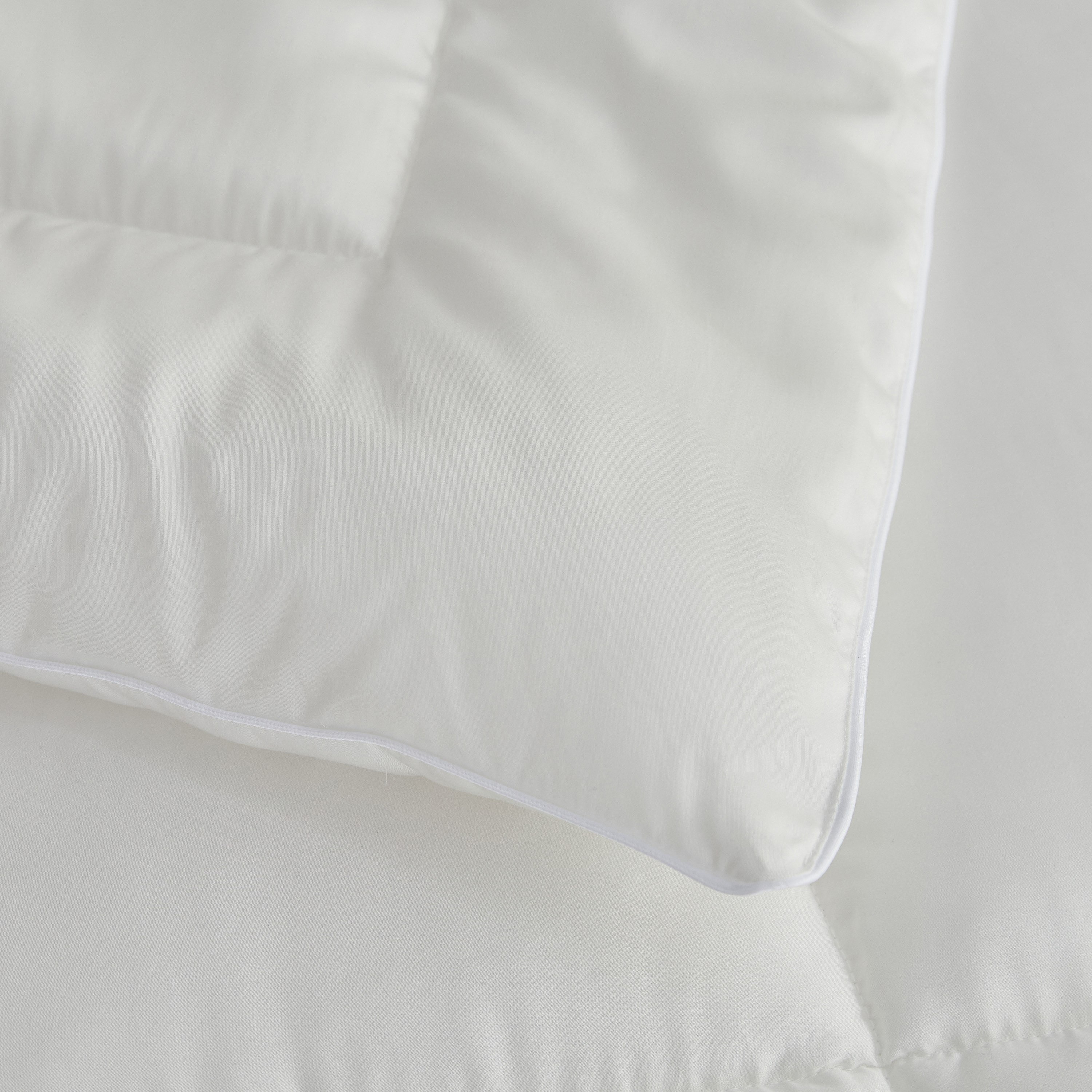 لحاف داخلي توين لاكجري من تينسل بليس - 150x220 سم-hbxhomeware-hbxbedroom-image-5