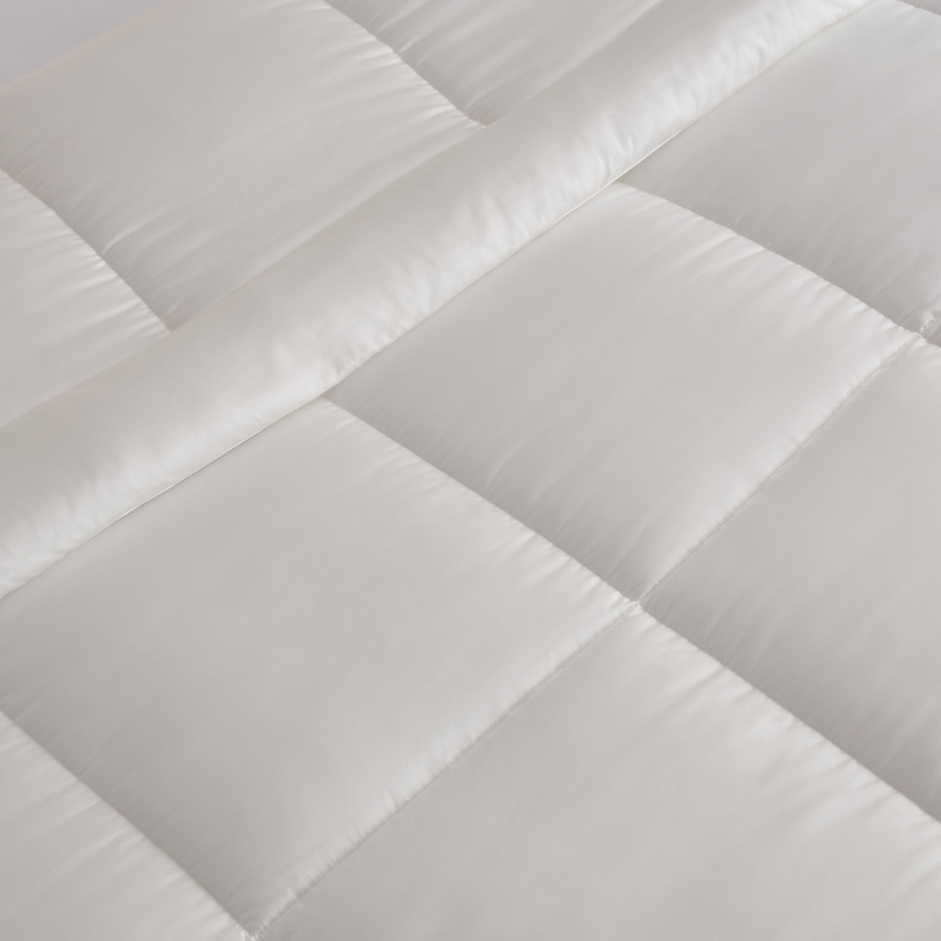 لحاف داخلي سوبر كينغ فاخر من تينسيل بليس - 240x220 سم-hbxhomeware-hbxbedroom-image-4
