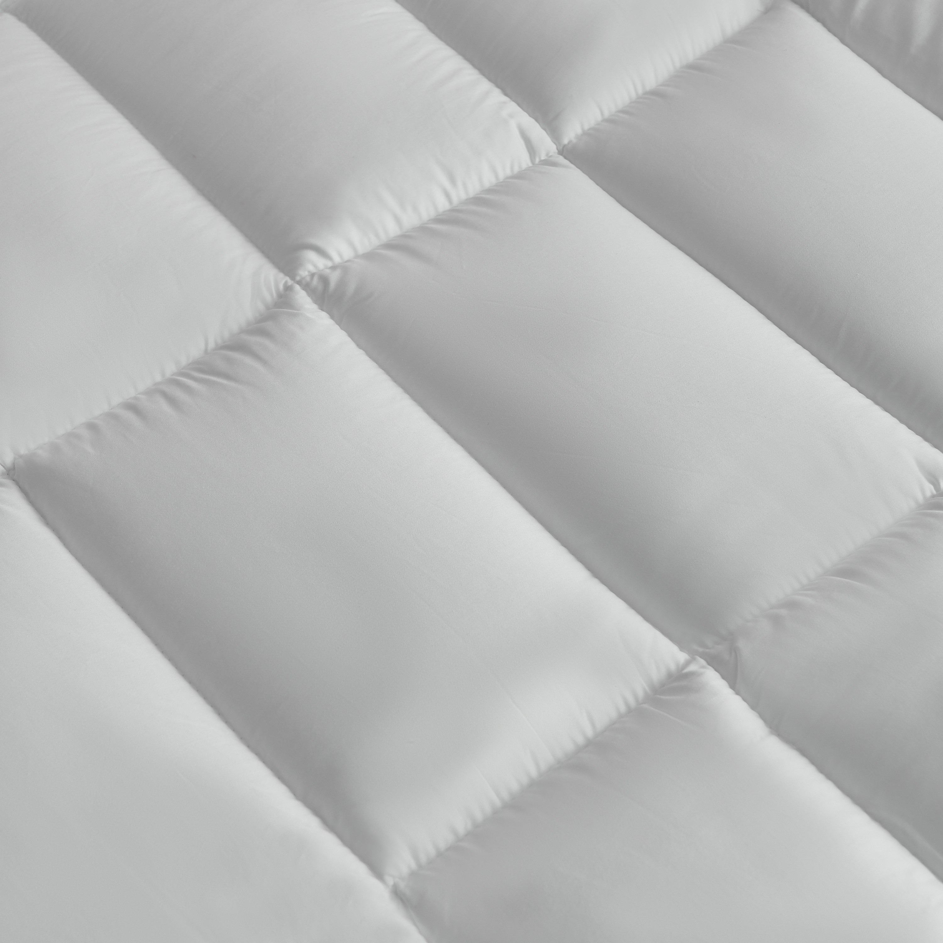 Opulent Luxe Satin Twin Mattress Topper - 120x200 cm-hbxhomeware-hbxbedroom-image-3