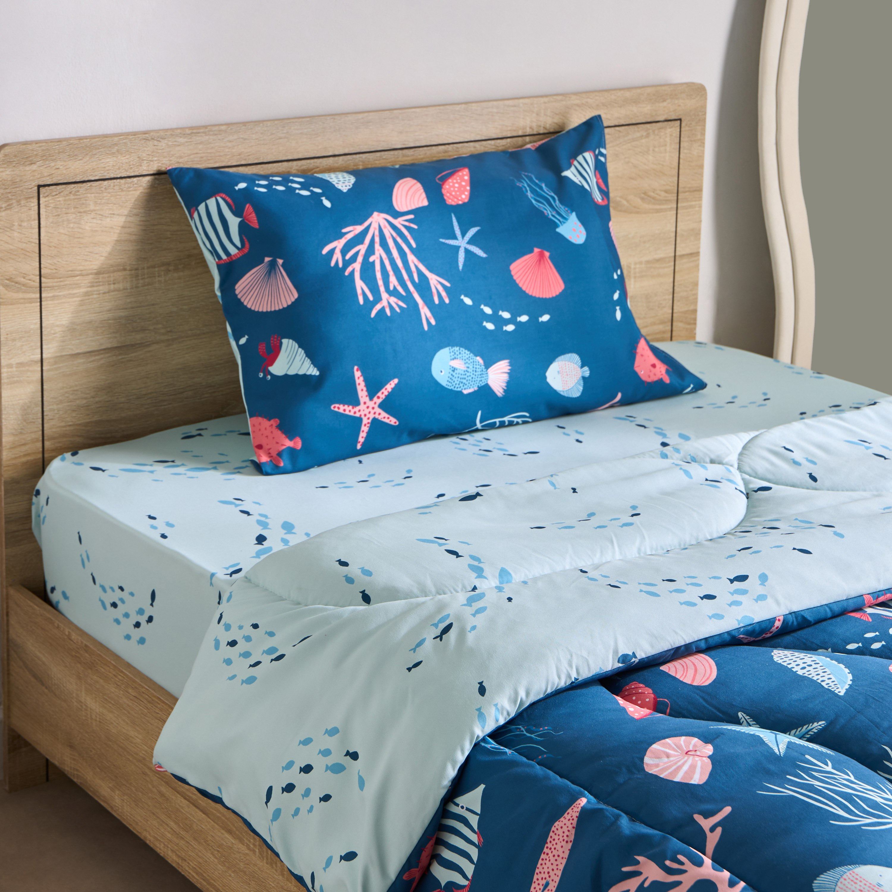 طقم لحاف توين من الألياف الدقيقة بتصميم أسماك البحر قطعتين من جوي - 160×220 سم-hbxhomeware-hbxbedroom-image-1