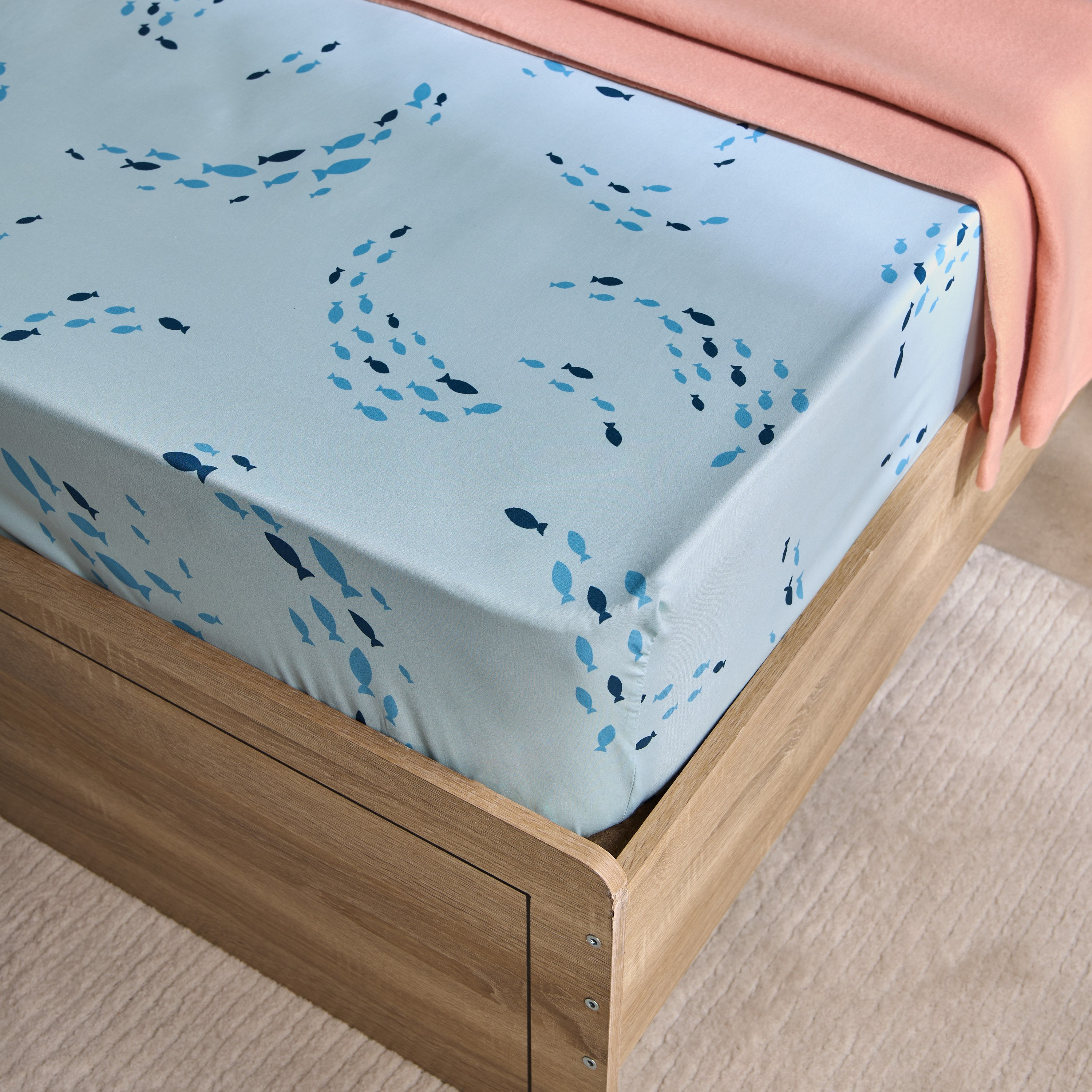 شرشف مطاطي مايكروفايبر مزدوج وورلد فيشز من جوي وورلد - 120x200+25 سم-hbxhomeware-hbxbedroom-image-1