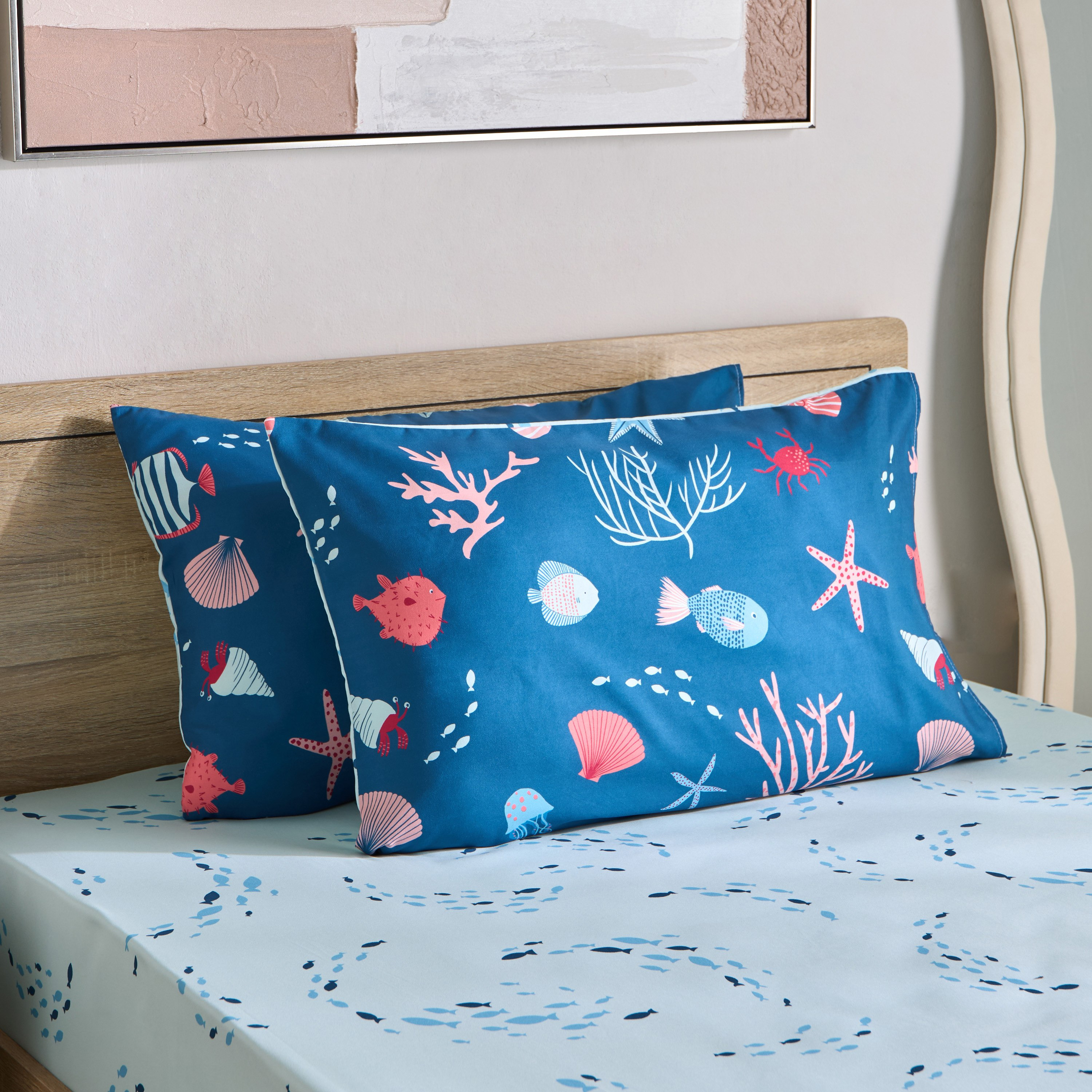 طقم أغطية وسائد من الألياف الدقيقة بتصميم أسماك البحر قطعتين من جوي - 50x75 سم-hbxhomeware-hbxbedroom-image-1
