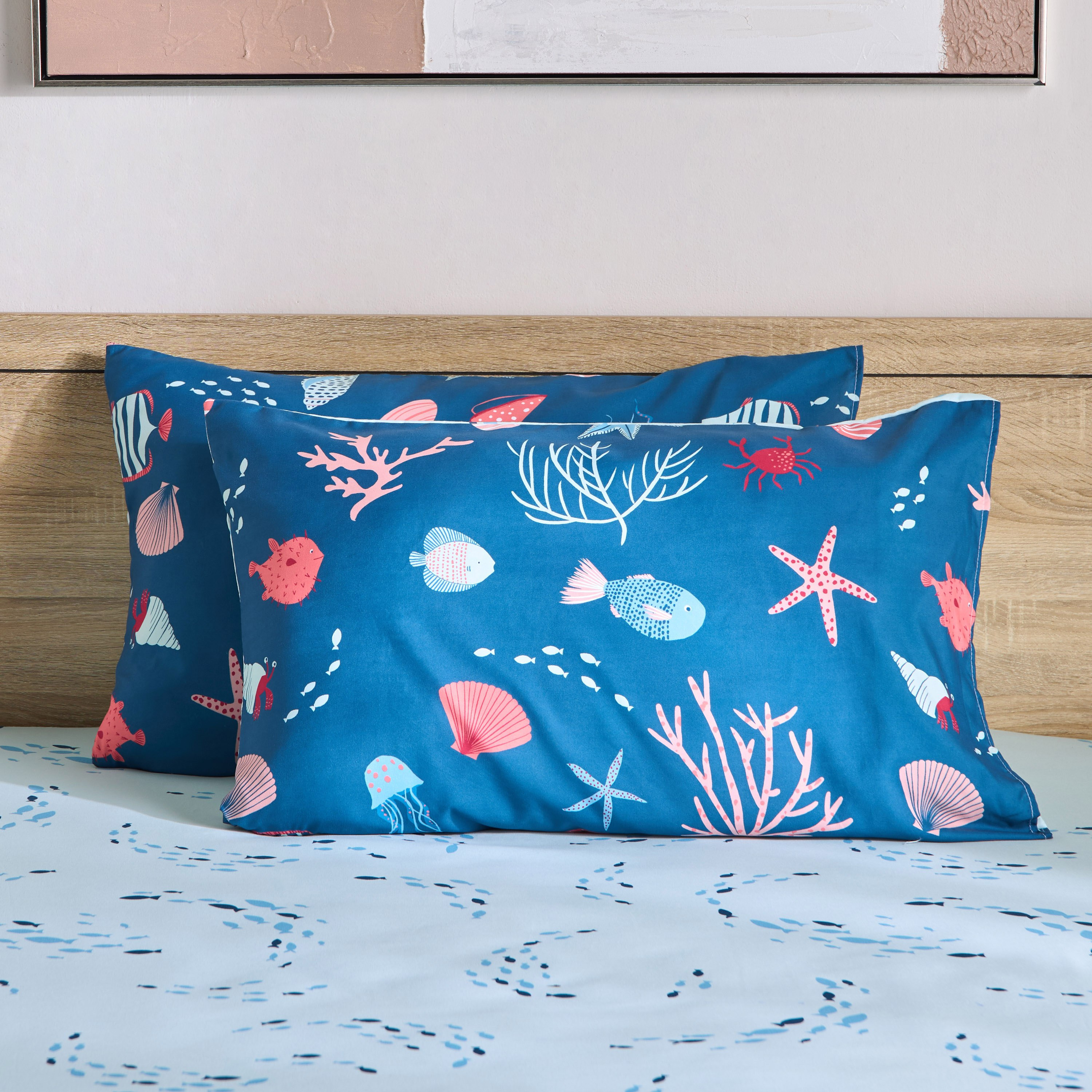 طقم أغطية وسائد من الألياف الدقيقة بتصميم أسماك البحر قطعتين من جوي - 50x75 سم-hbxhomeware-hbxbedroom-image-2