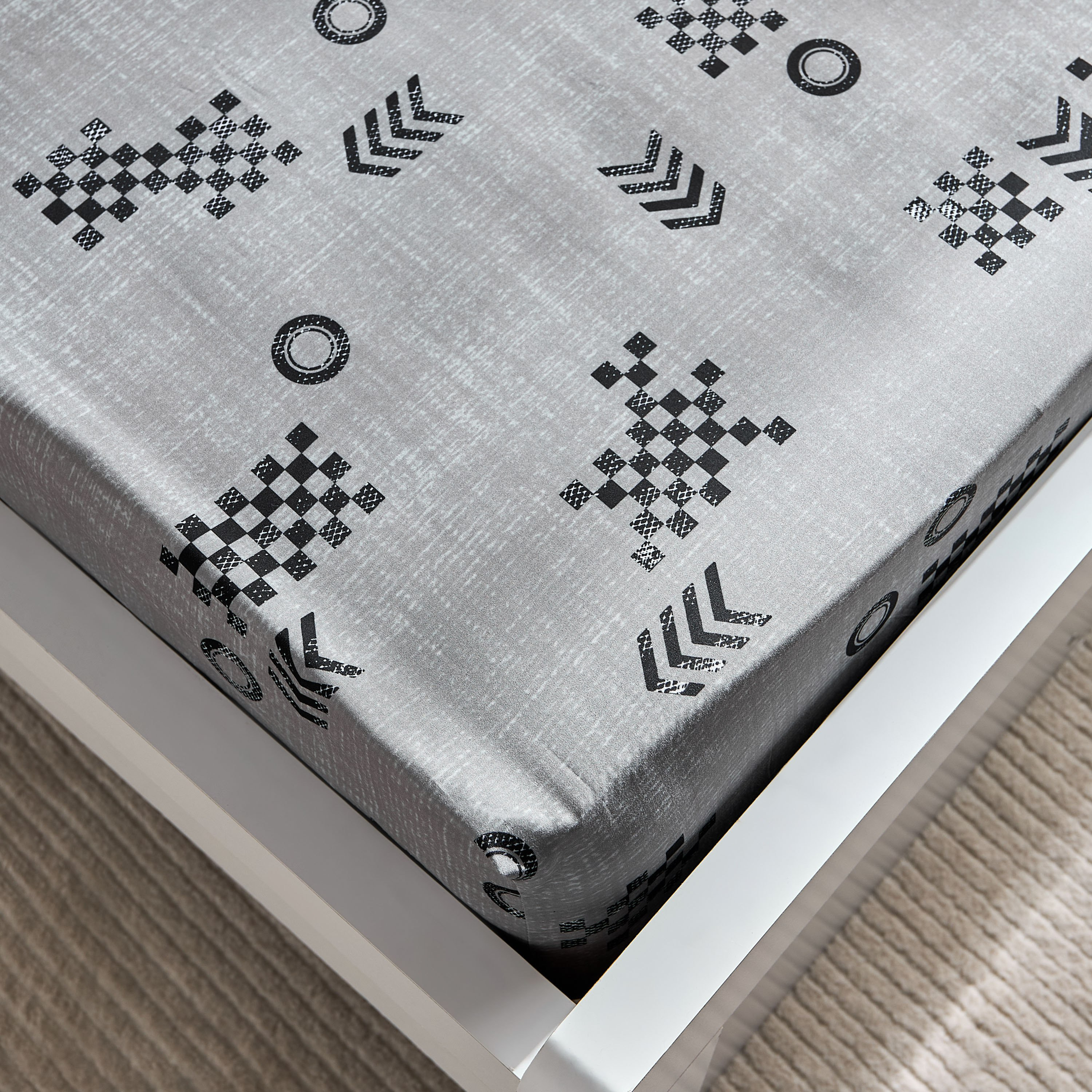 Tom Gearhead Cars Single Microfibre Fitted Sheet - 90x200+25 cm-hbxhomeware-hbxbedroom-image-4
