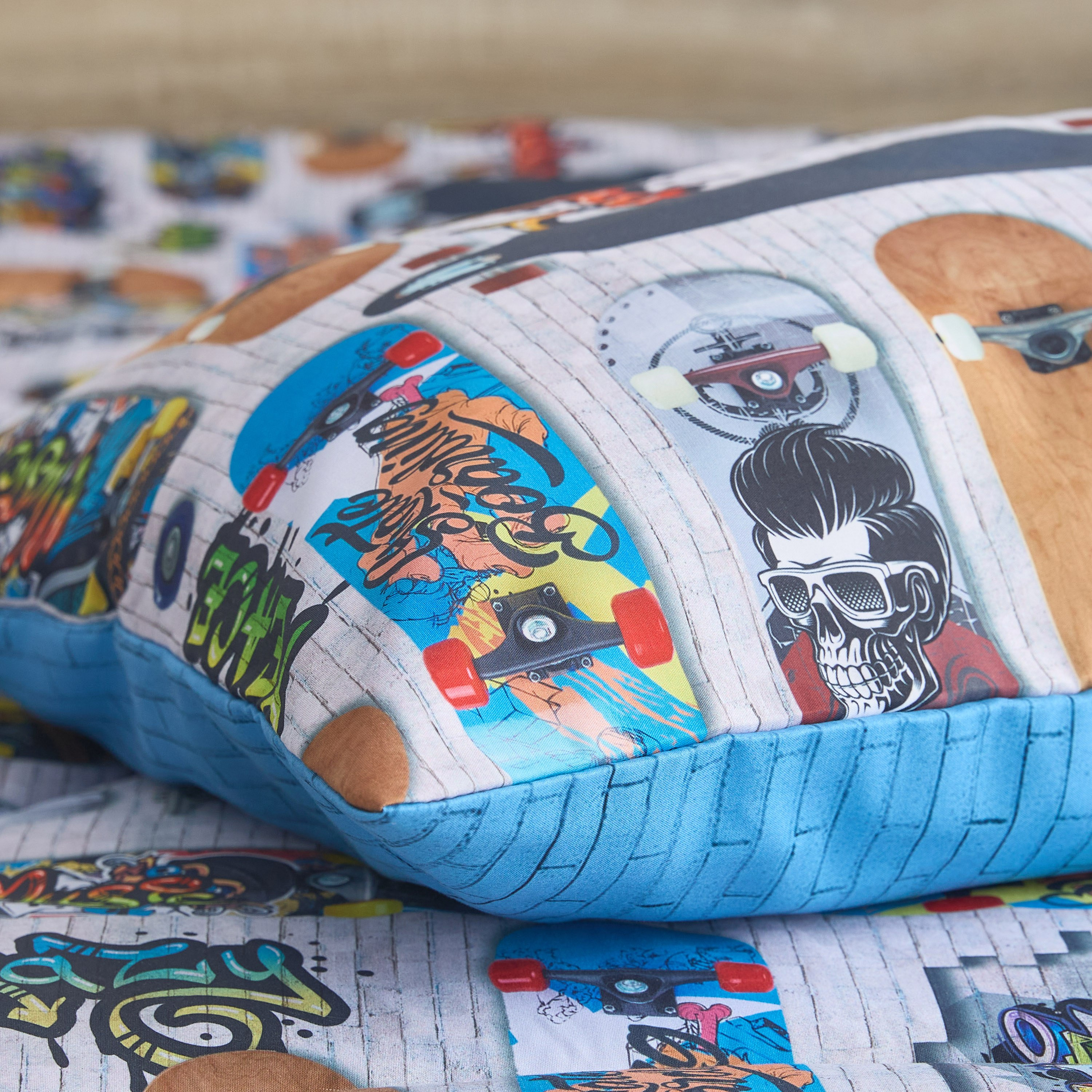 Tom Gearhead Skate 2-Piece Twin Microfiber Comforter Set - 160x220 cm-hbxhomeware-hbxbedroom-image-8