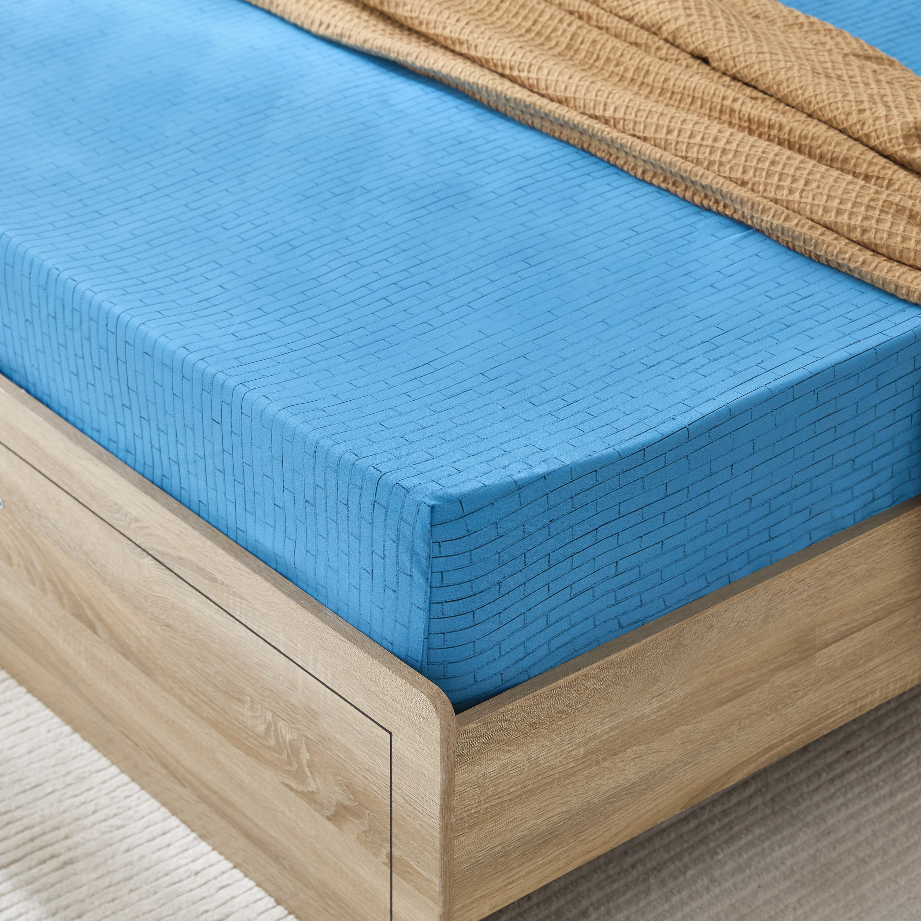 Tom Gearhead Skate Twin Microfibre Fitted Sheet - 120x200+25 cm-hbxhomeware-hbxbedroom-image-1
