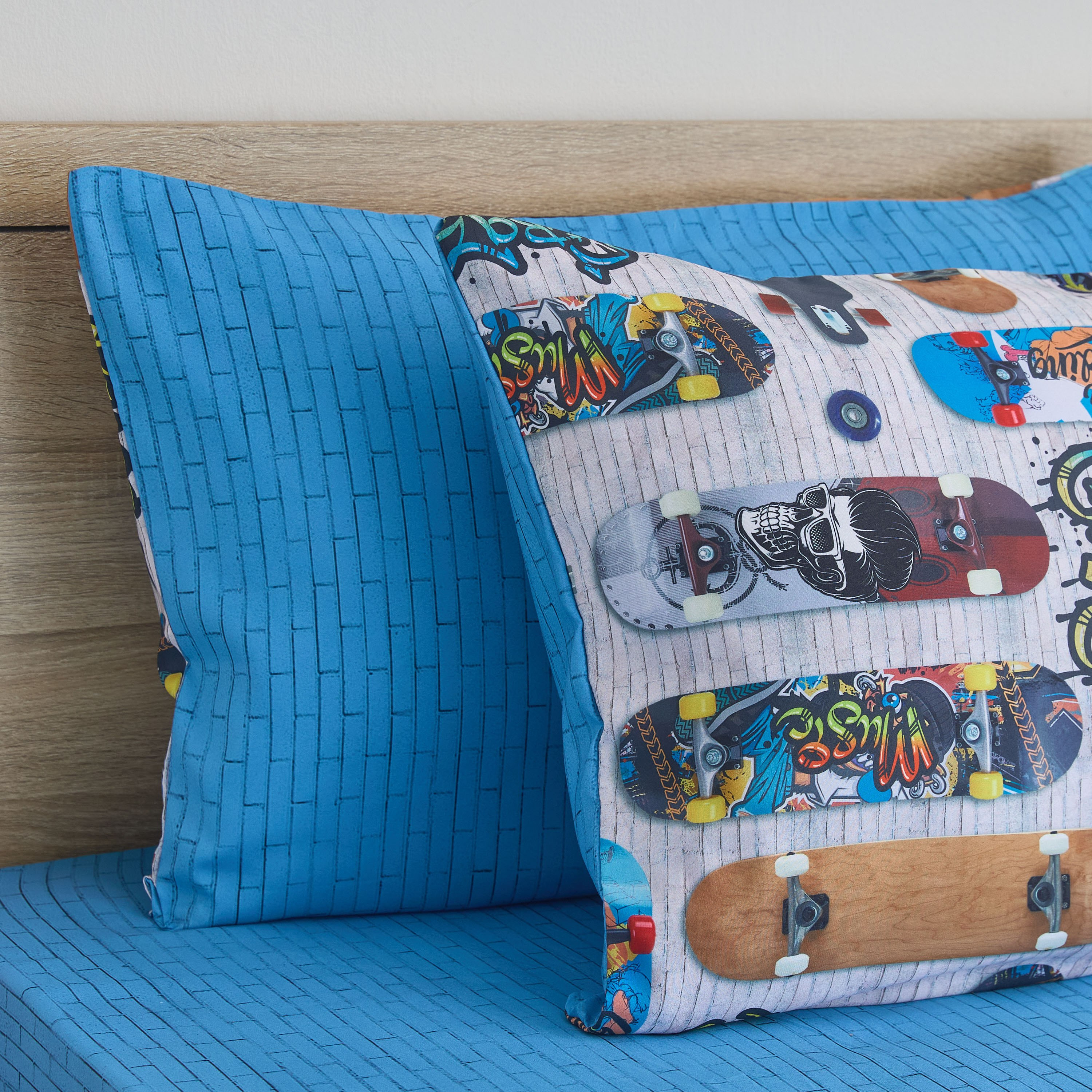 Tom Gearhead Skate 2-Piece Microfibre Pillow Cover Set - 50x75 cm-hbxhomeware-hbxbedroom-image-3