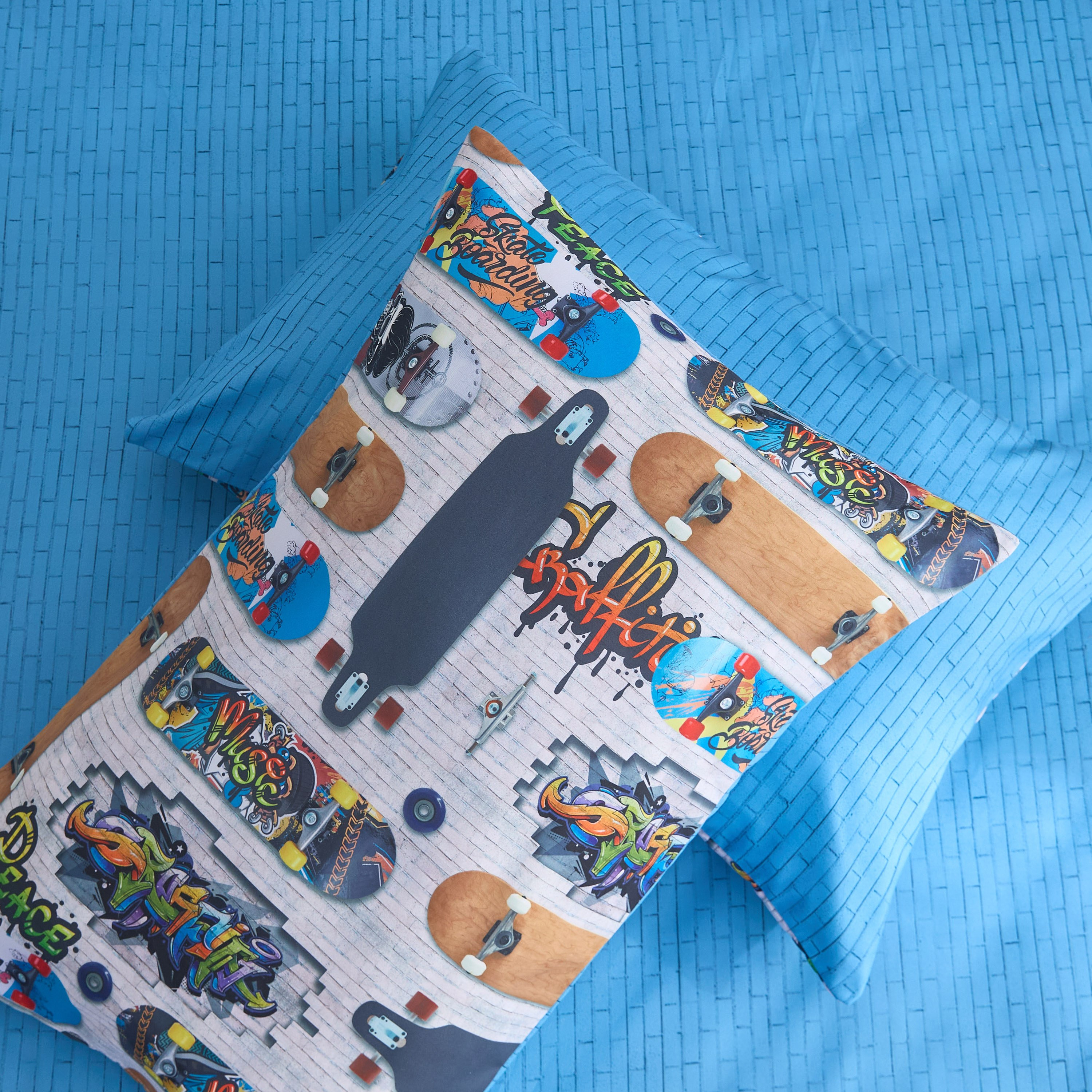 Tom Gearhead Skate 2-Piece Microfibre Pillow Cover Set - 50x75 cm-hbxhomeware-hbxbedroom-image-4