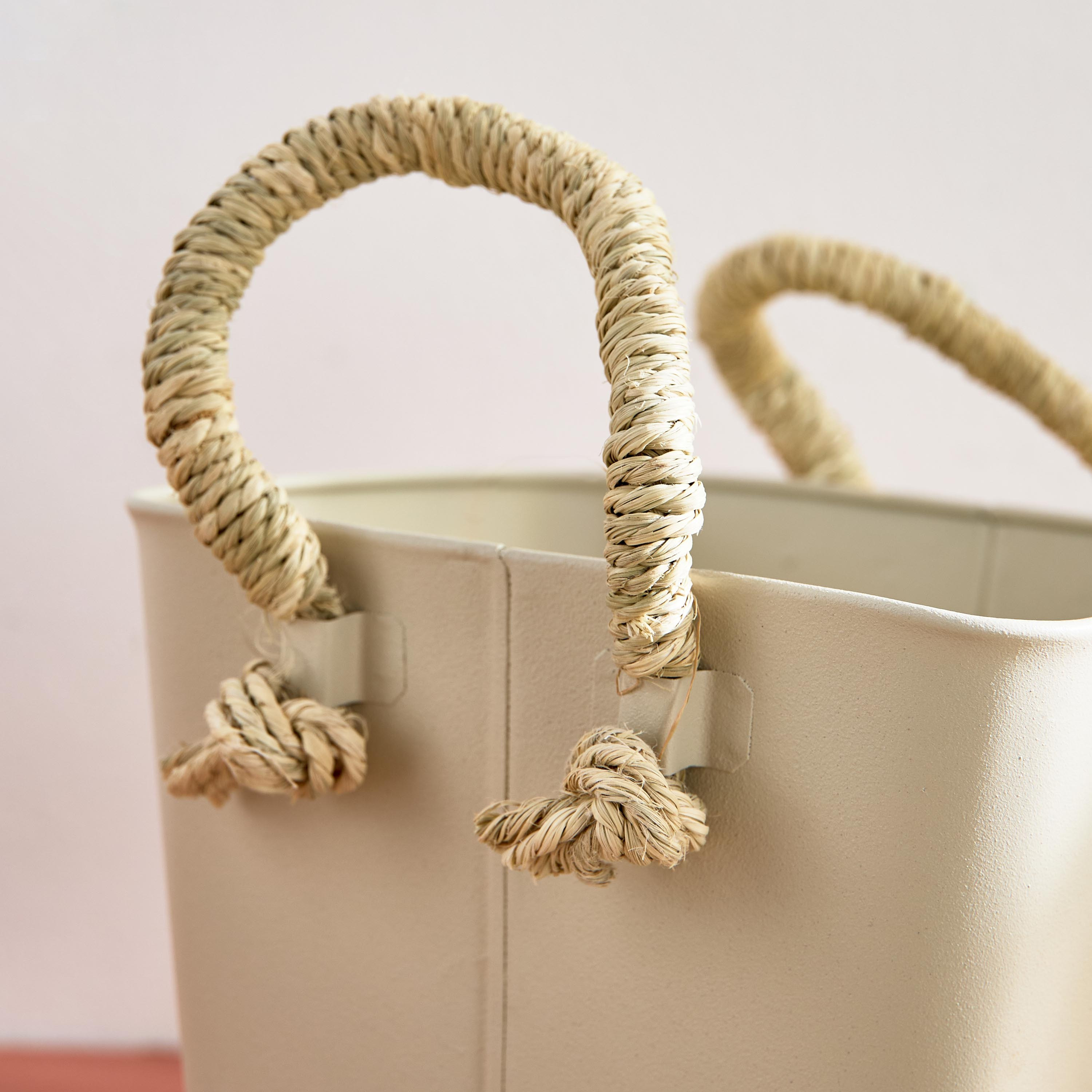 Bella Metal Taca Plant Basket with Sabai Handle - 20x20x19 cm-PROMO_HB_AE_B1G1_250925-image-2