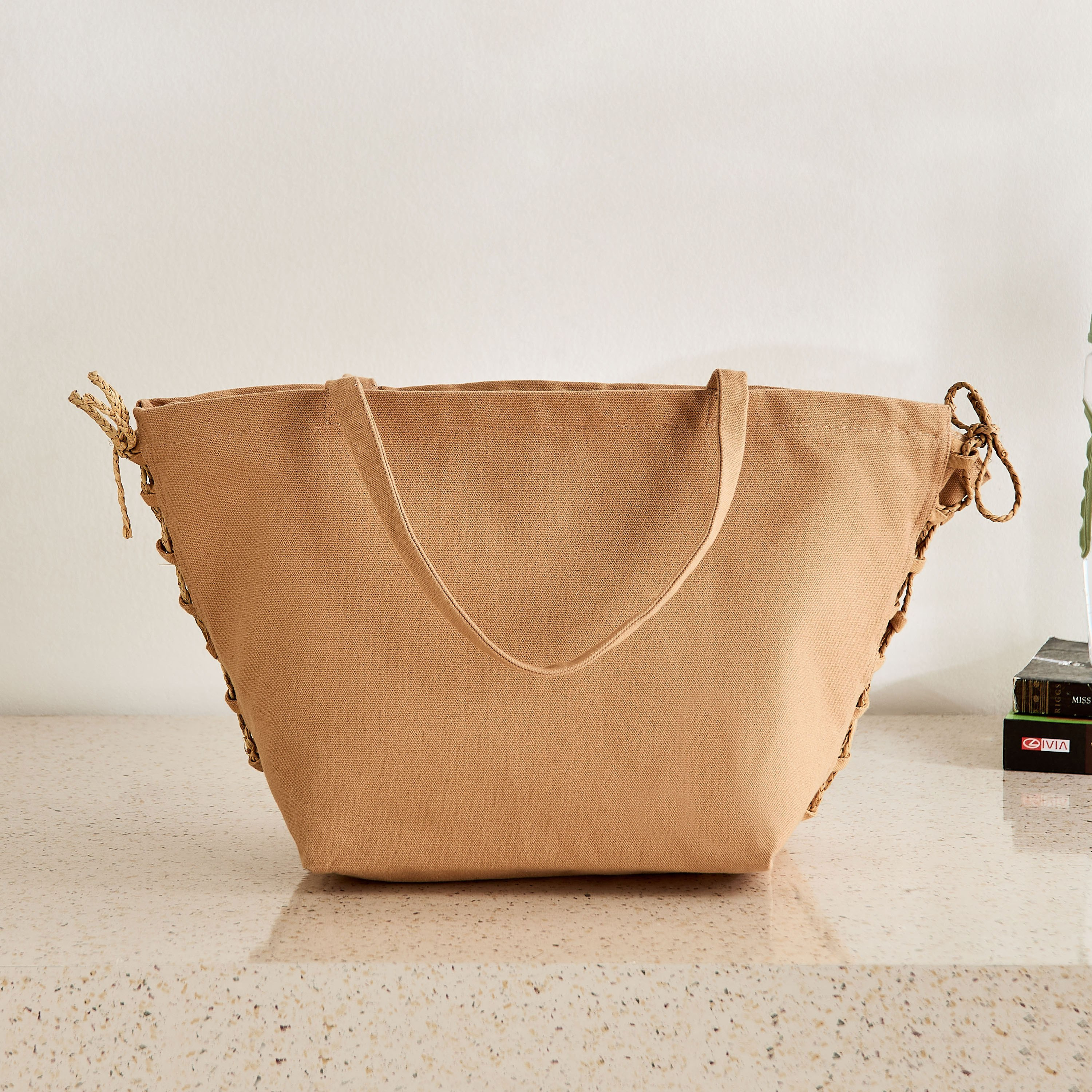 Bella Canvas Curved Gift Tote Bag - 20x13x18 cm-PROMO_HB_AE_B2G2_011025-image-1