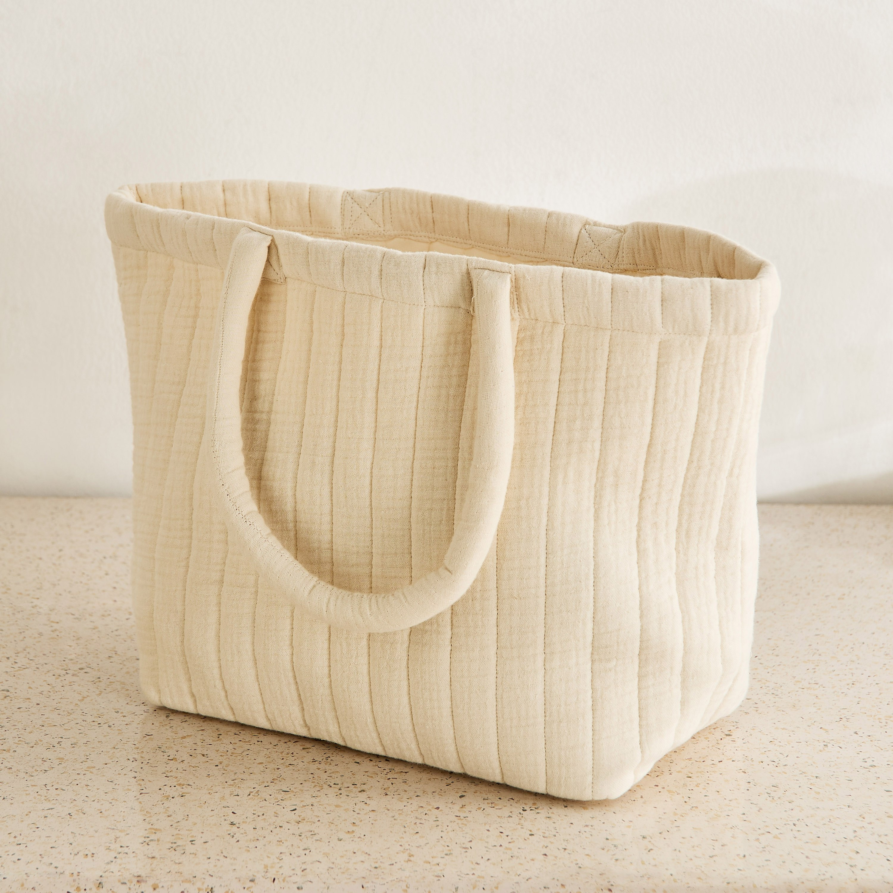 شنطة توتي منحنية للهدايا فيرا من بيلا - 18x13x18 سم-hbxdecorandfurnishings-homeaccessories-storage-image-2