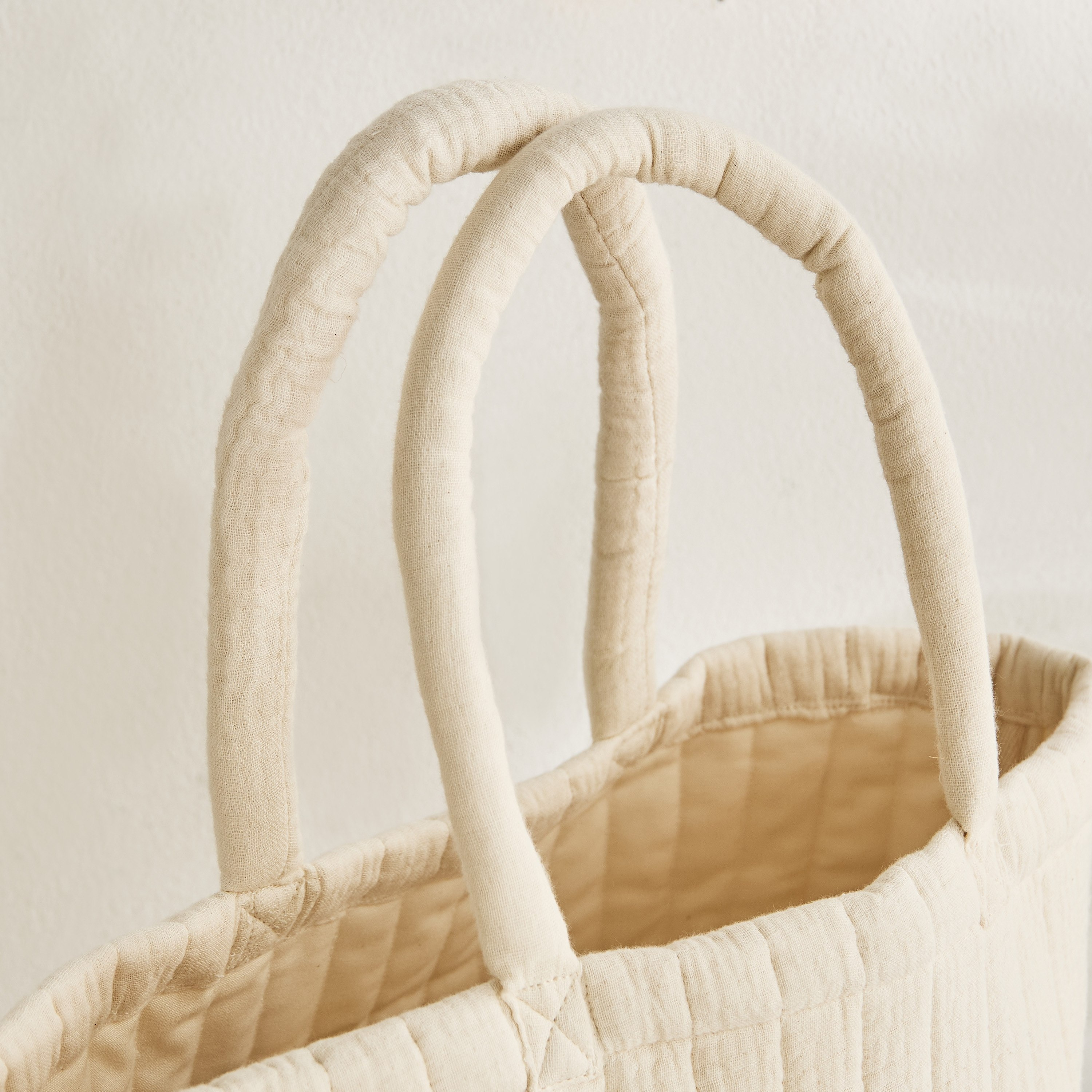شنطة توتي منحنية للهدايا فيرا من بيلا - 18x13x18 سم-hbxdecorandfurnishings-homeaccessories-storage-image-3