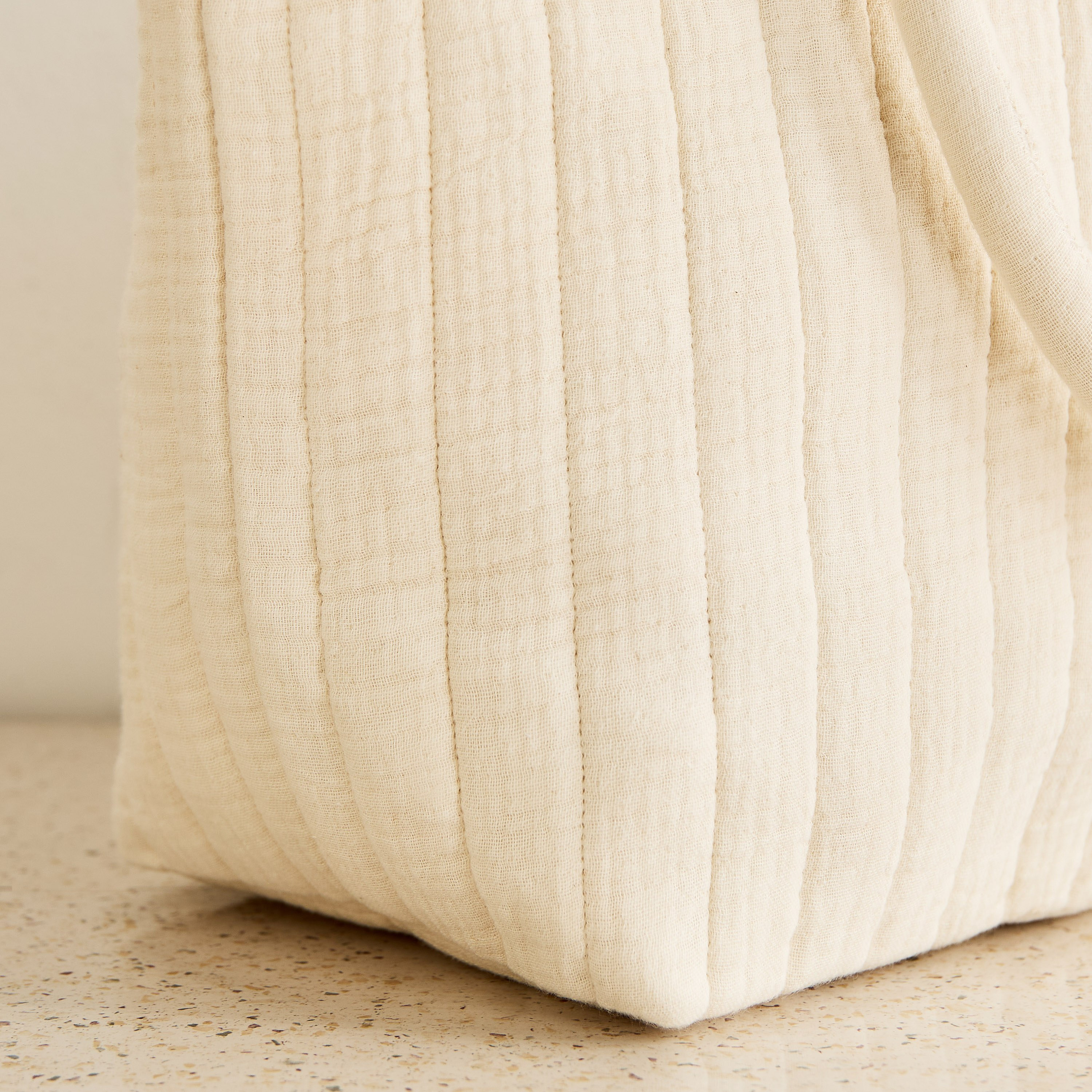 شنطة توتي منحنية للهدايا فيرا من بيلا - 18x13x18 سم-hbxdecorandfurnishings-homeaccessories-storage-image-4