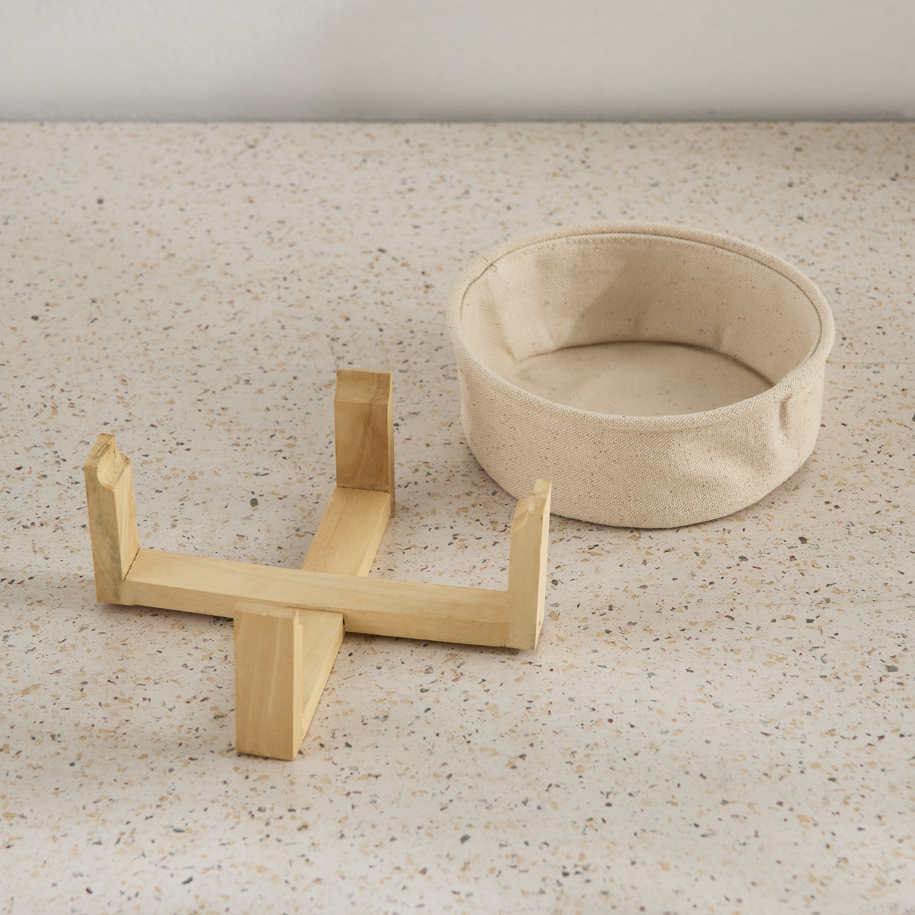 سلات خبز دائرية بحامل خشبي من بيلا - 15x15x5.5 سم-hbxdecorandfurnishings-tabletop-serveware-image-2