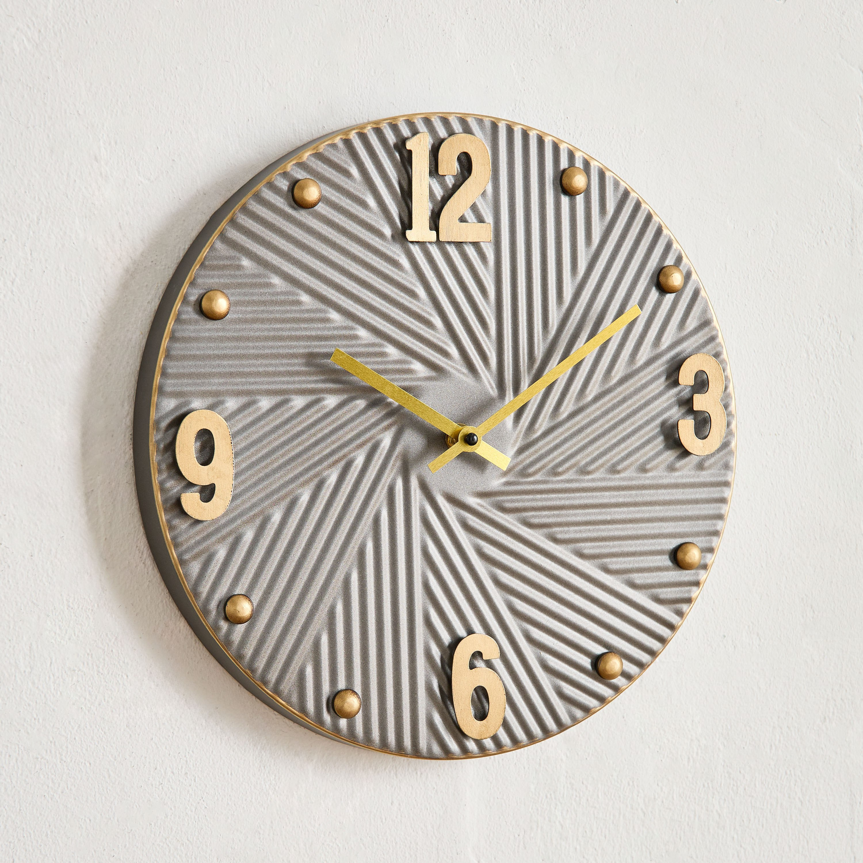 ساعة حائط معدنية من إمير - 30x4x30 سم-hbxdiningroom-decorandaccessories-clocks-image-1