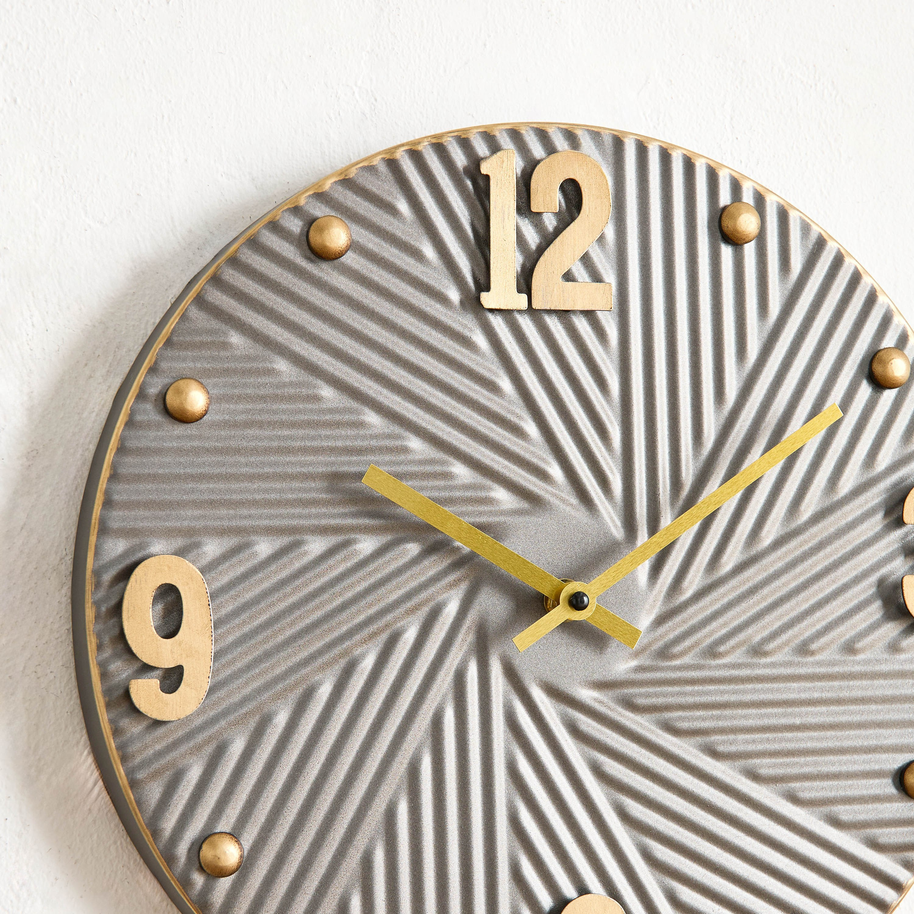 ساعة حائط معدنية من إمير - 30x4x30 سم-hbxdiningroom-decorandaccessories-clocks-image-3