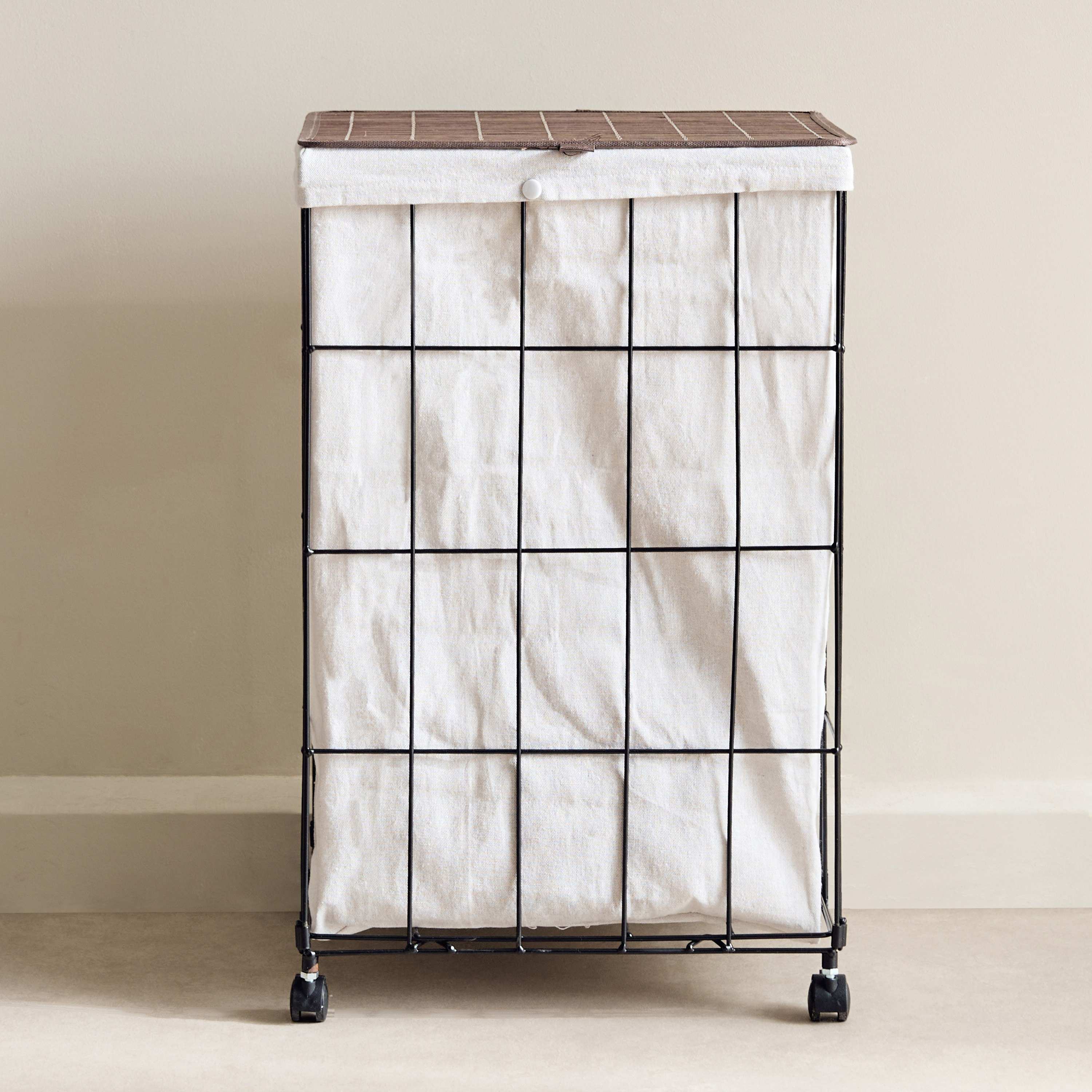 سلة غسيل مع عجلات دوارة من نوك داون-hbxbathroom-bathroomstorage-laundryhampers-image-2