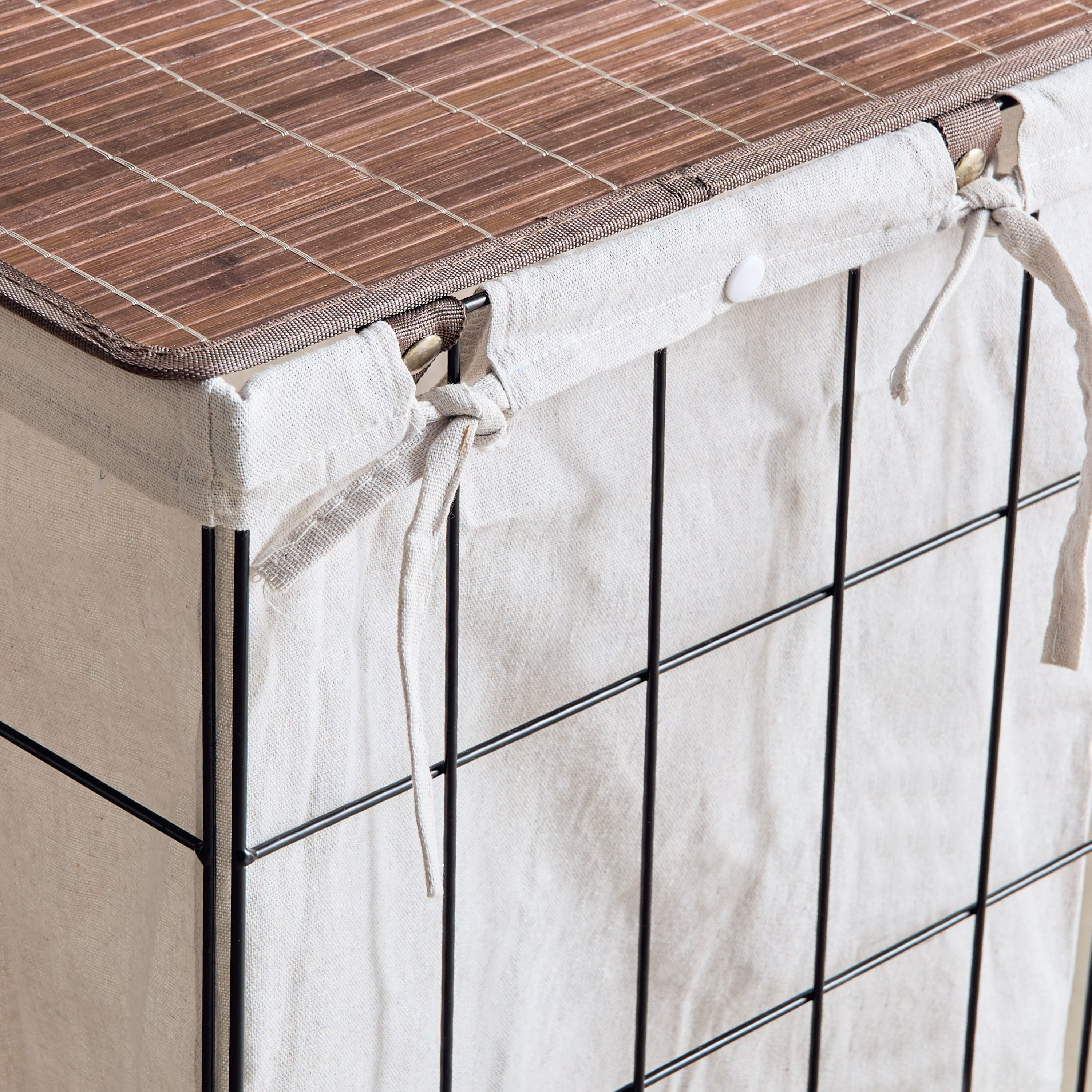 سلة غسيل مع عجلات دوارة من نوك داون-hbxbathroom-bathroomstorage-laundryhampers-image-4