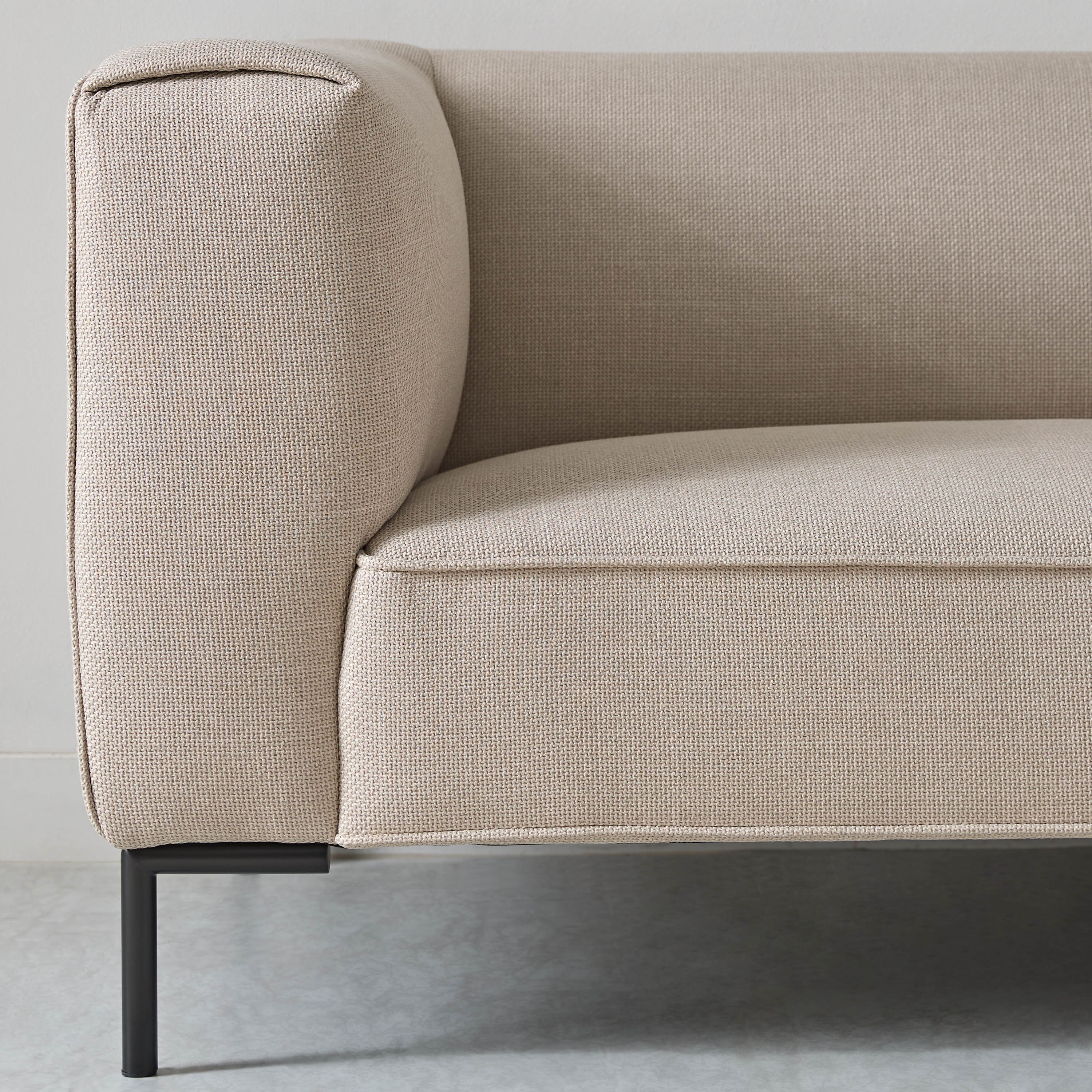 كنبة قماش 3 مقاعد من فيرارا-hbxlivingroom-sofasandarmchairs-sofas-image-5