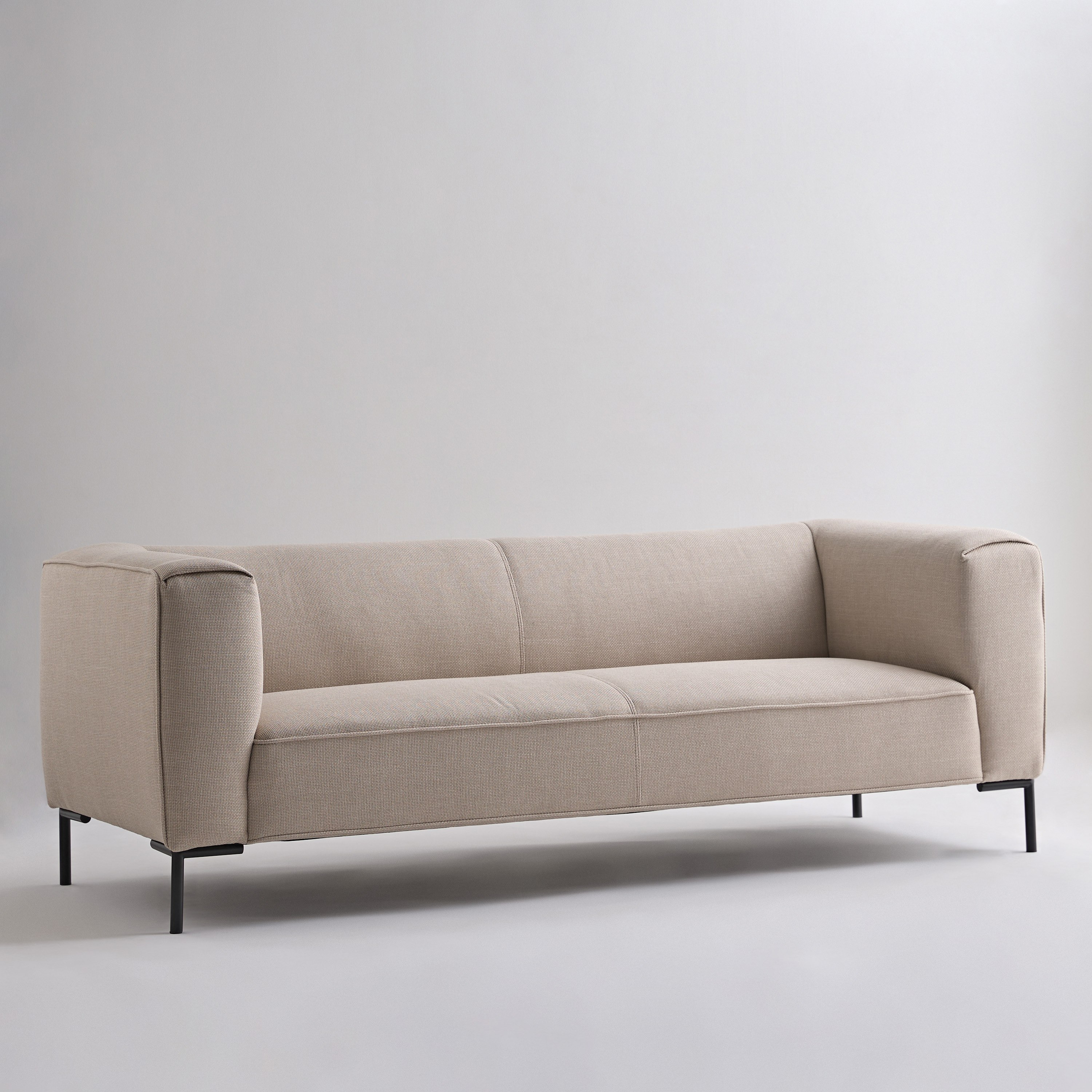 كنبة قماش 3 مقاعد من فيرارا-hbxlivingroom-sofasandarmchairs-sofas-image-9