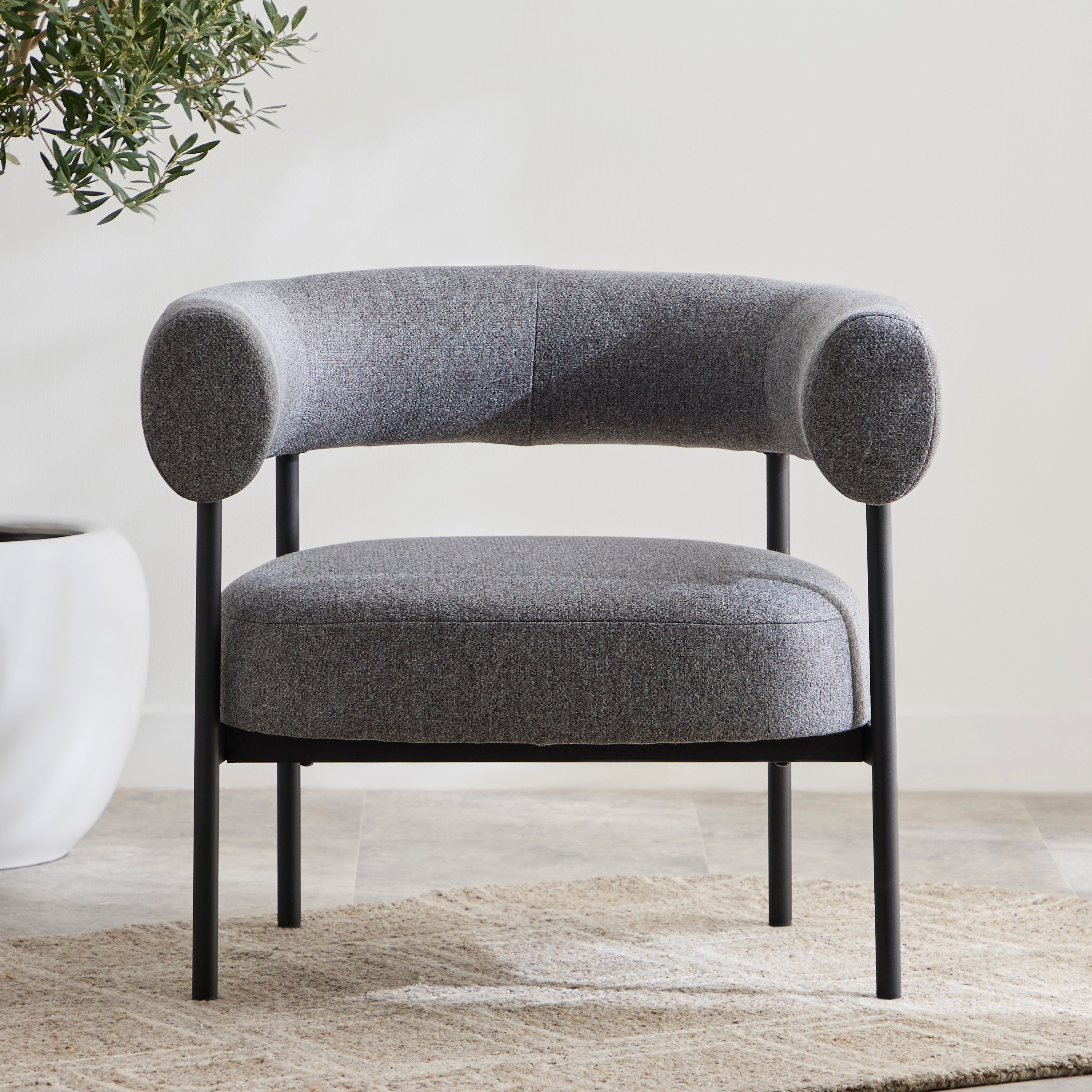 كرسي قماشي فردي من ليفورنو-hbxlivingroom-sofasandarmchairs-easychairs-image-2