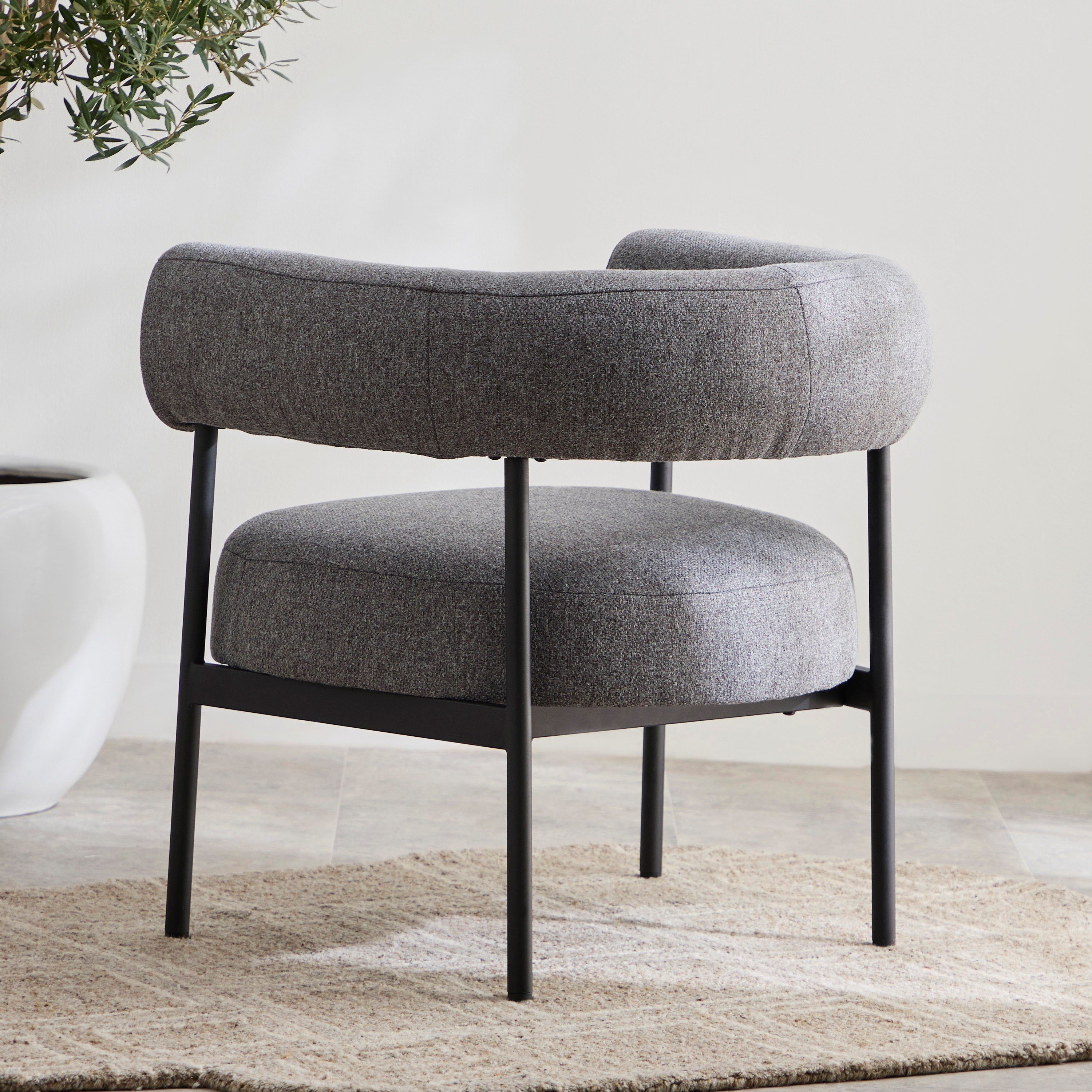 كرسي قماشي فردي من ليفورنو-hbxlivingroom-sofasandarmchairs-easychairs-image-3