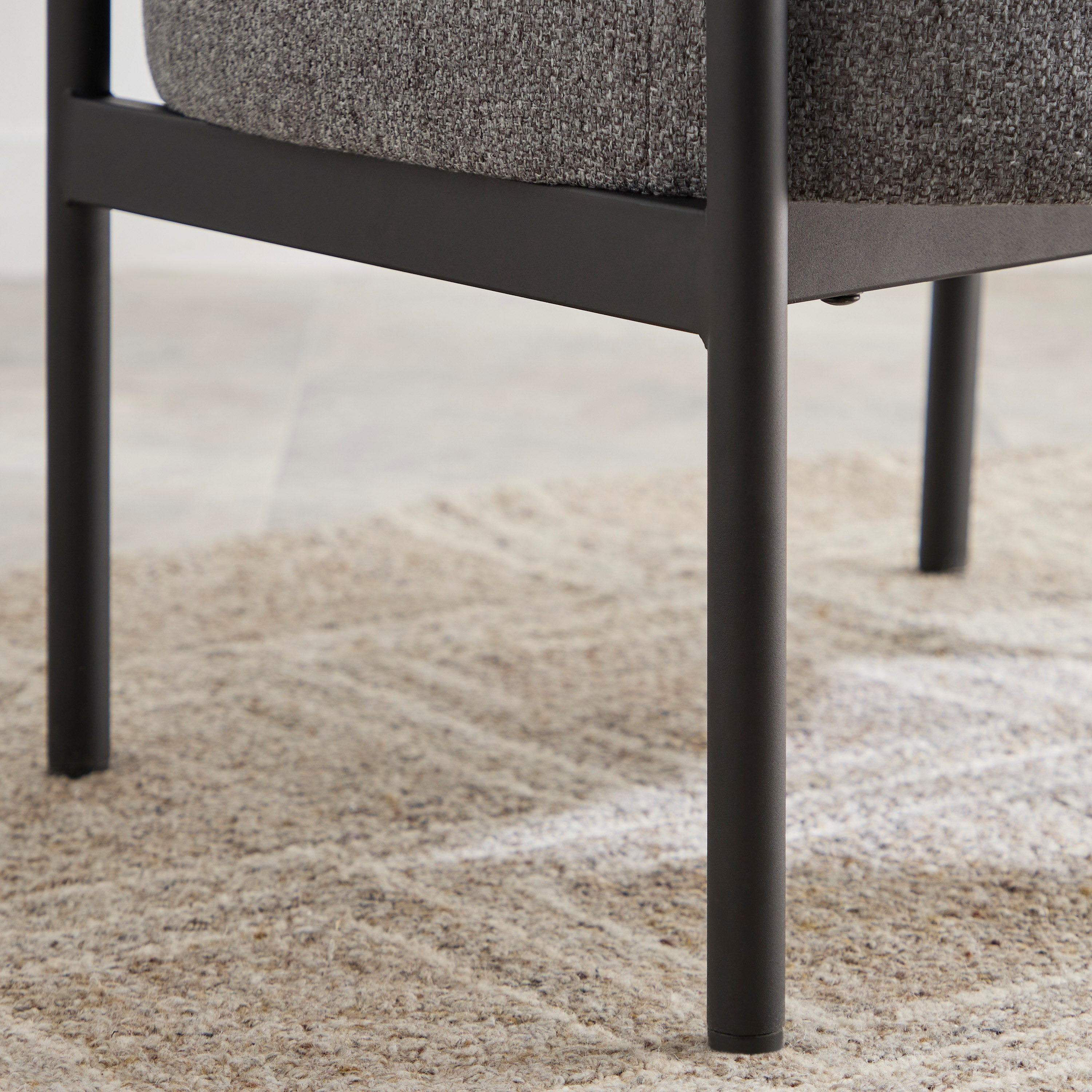 كرسي قماشي فردي من ليفورنو-hbxlivingroom-sofasandarmchairs-easychairs-image-5