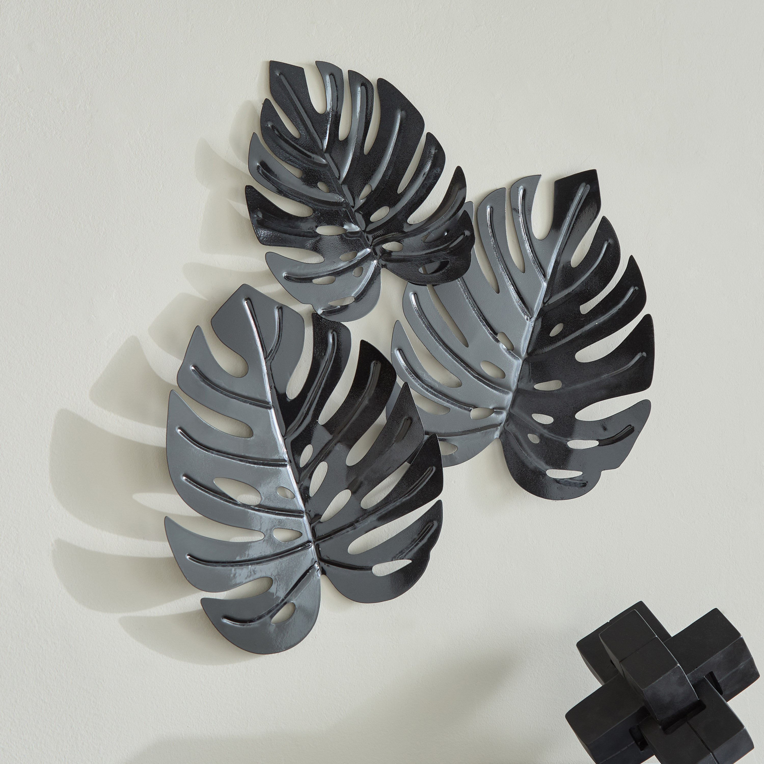 Jorja Metal Leaf Wall Art - 55.9x60.3x3.8 cm-hbxdiningroom-walldecor-wallart-image-1