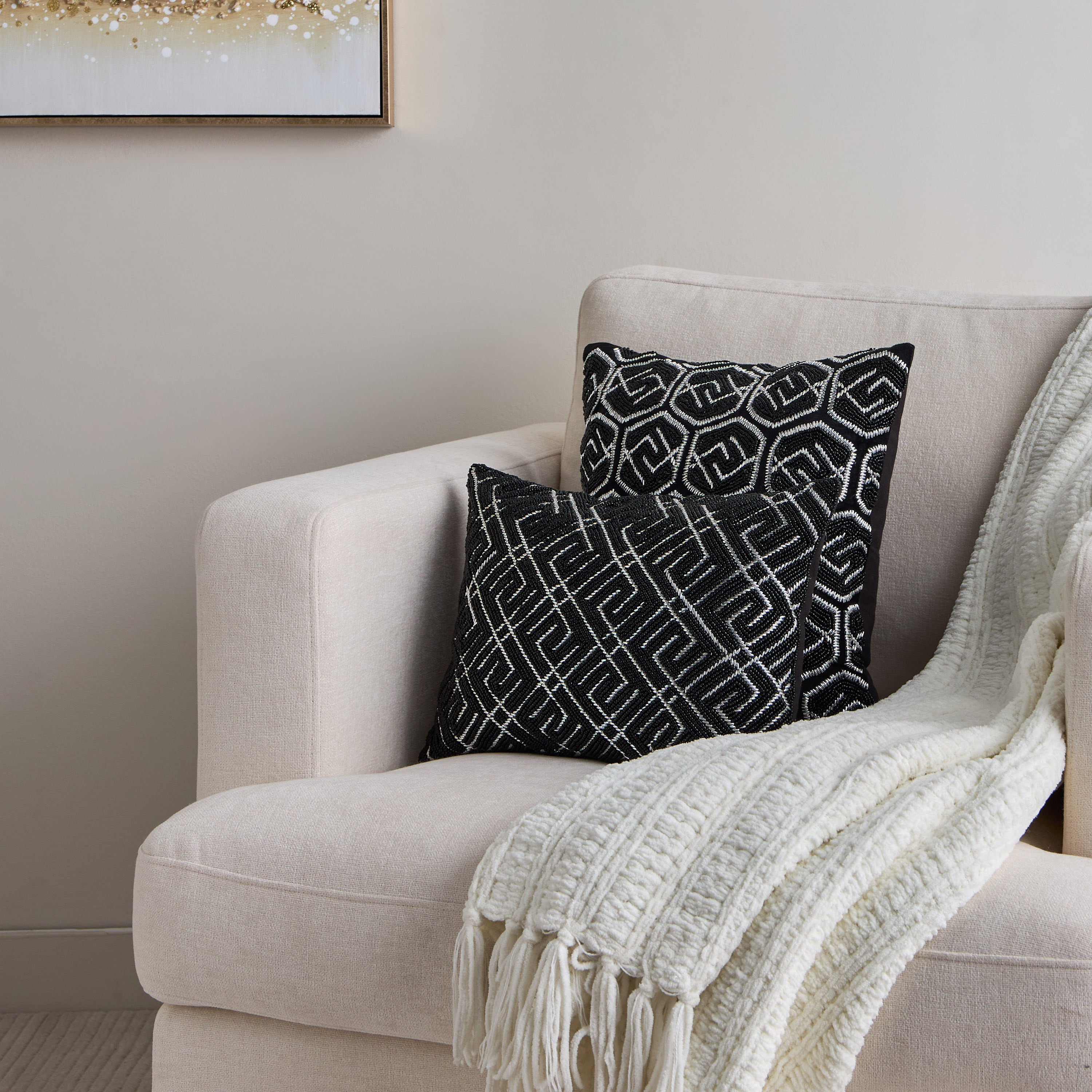 وسادة محشوّة مزينة بالخرز من جليتز - 30x40 سم-hbxhomeware-hbxbedroom-image-4